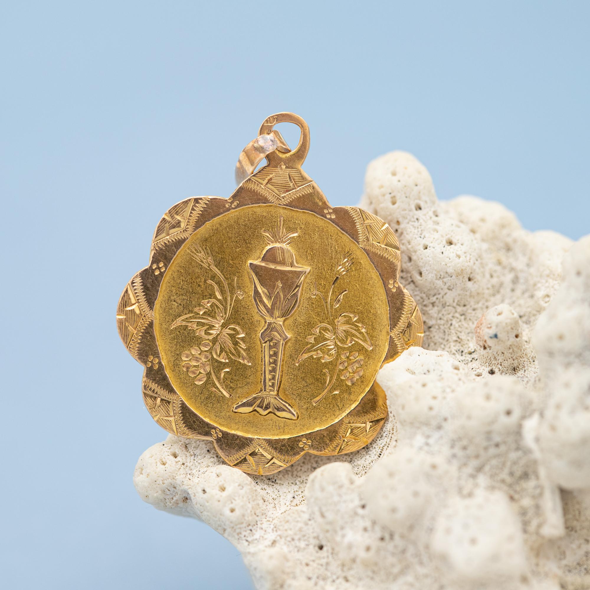 18K gold French Chalice & host charm, rare Antique Catholic - Souvenir communion 2
