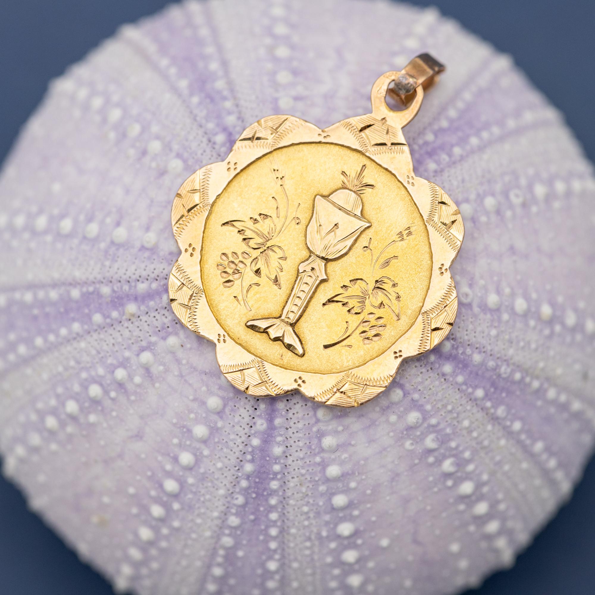 18K gold French Chalice & host charm, rare Antique Catholic - Souvenir communion 4
