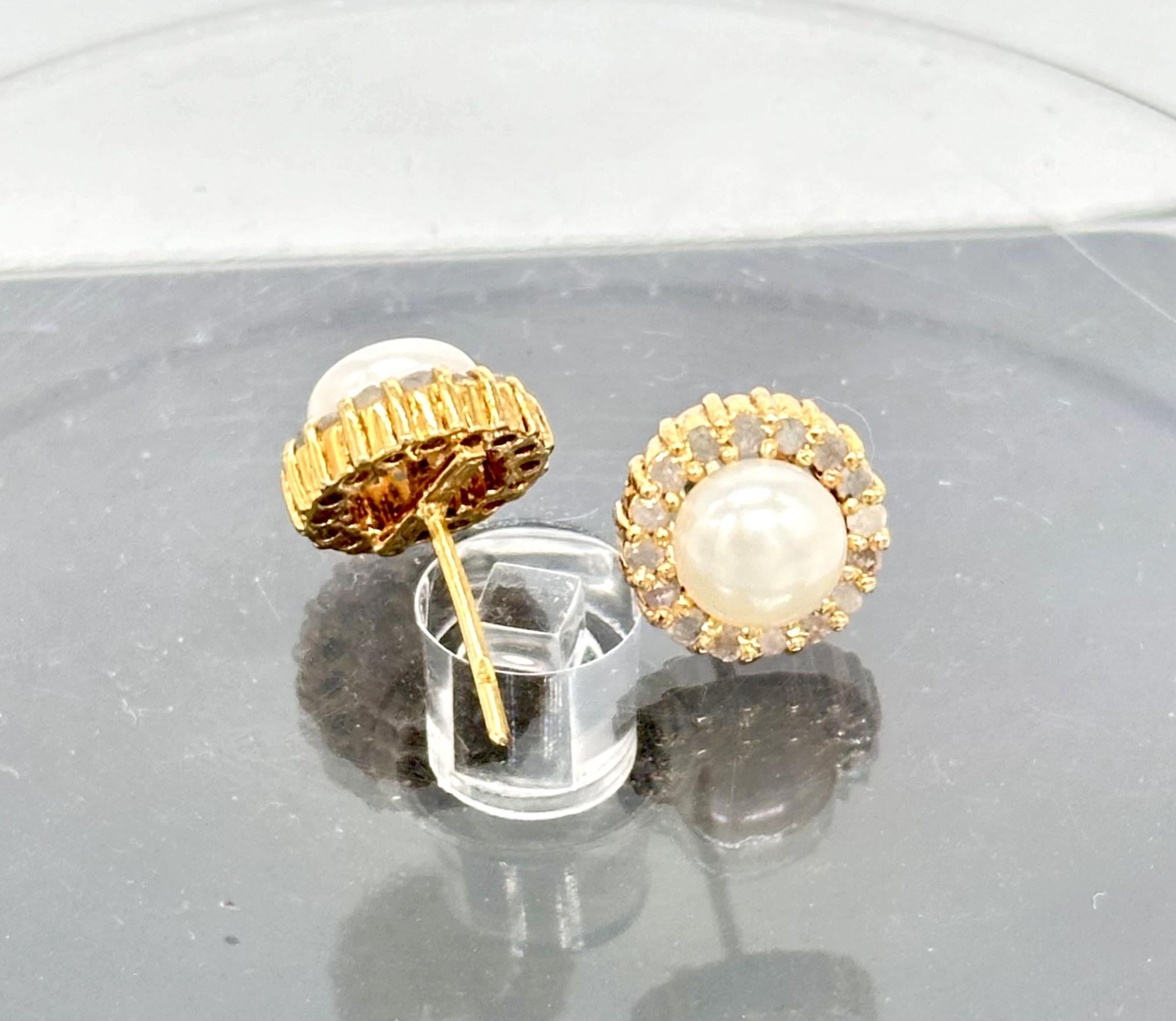 Orecchini a lobo con perle d'acqua dolce e diamanti in oro 18K In condizioni Nuovo in vendita a Delhi, DL