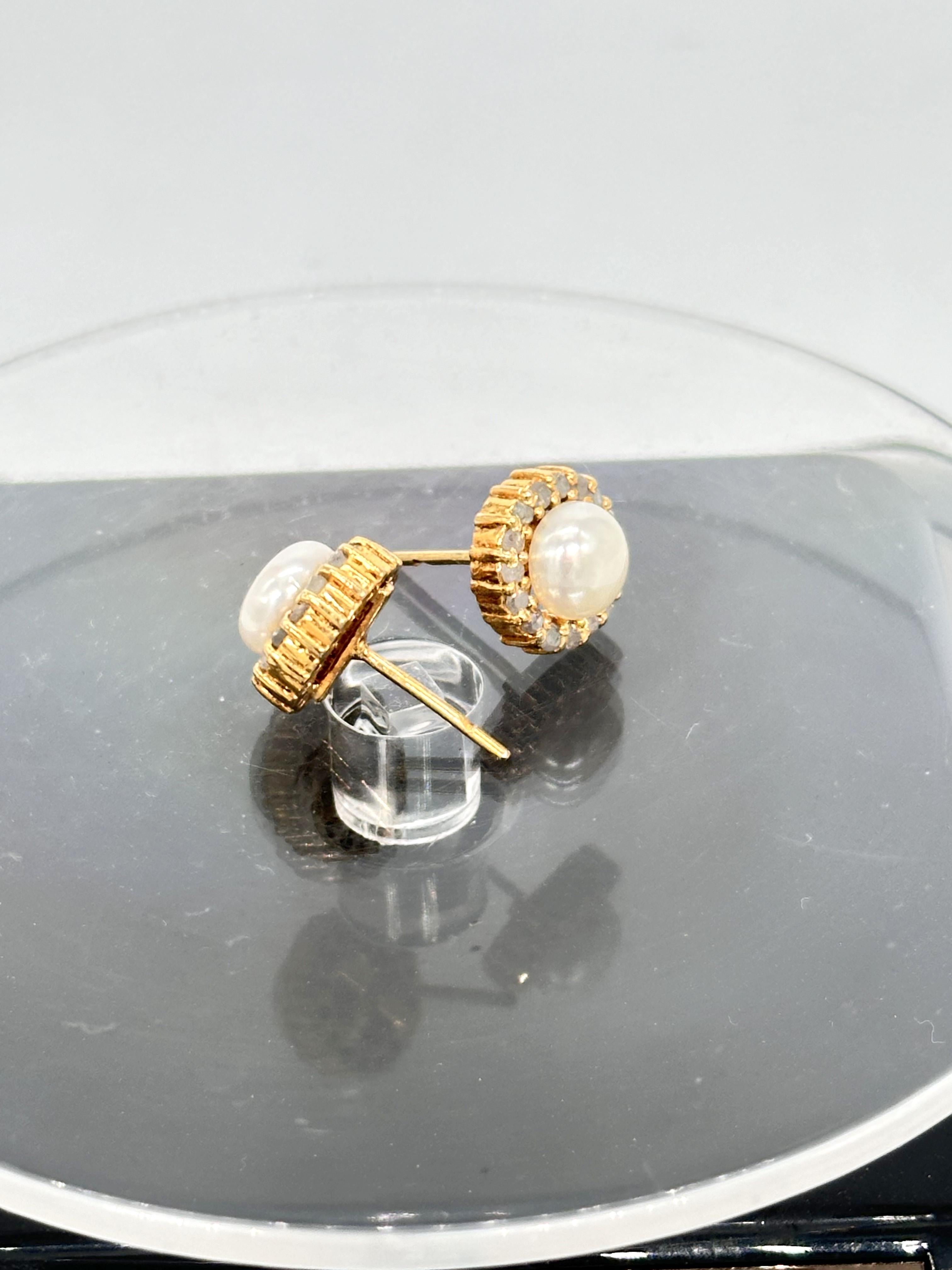 Donna Orecchini a lobo con perle d'acqua dolce e diamanti in oro 18K in vendita