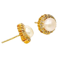 18 Karat Gold Süßwasserperlen- und Diamant-Halo-Ohrstecker
