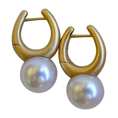 18k Gold & Freshwater Pearl Hanging Earring