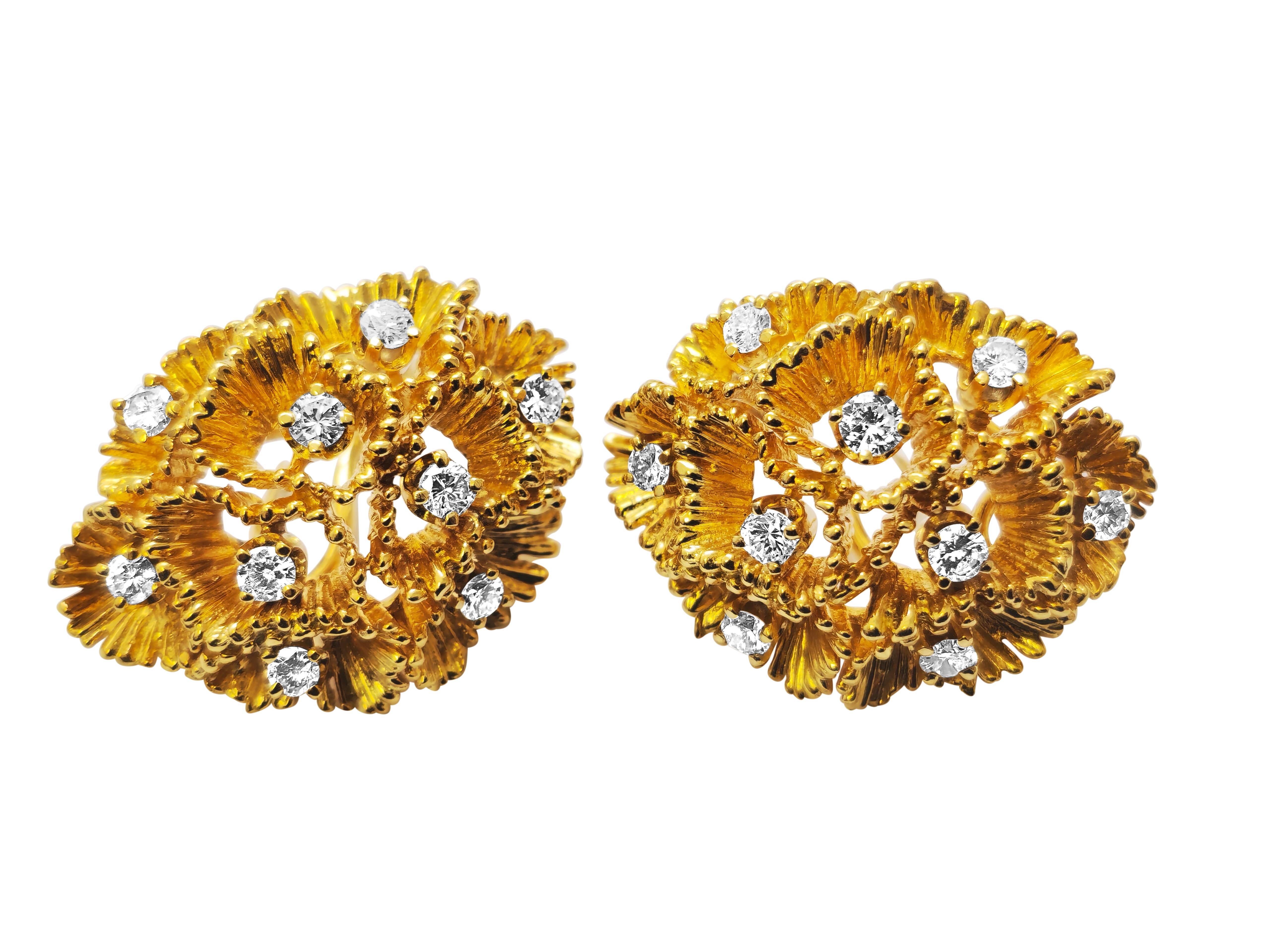 18k Gold Full Set: Ring, Earrings, Pendant/Pin For Sale 6