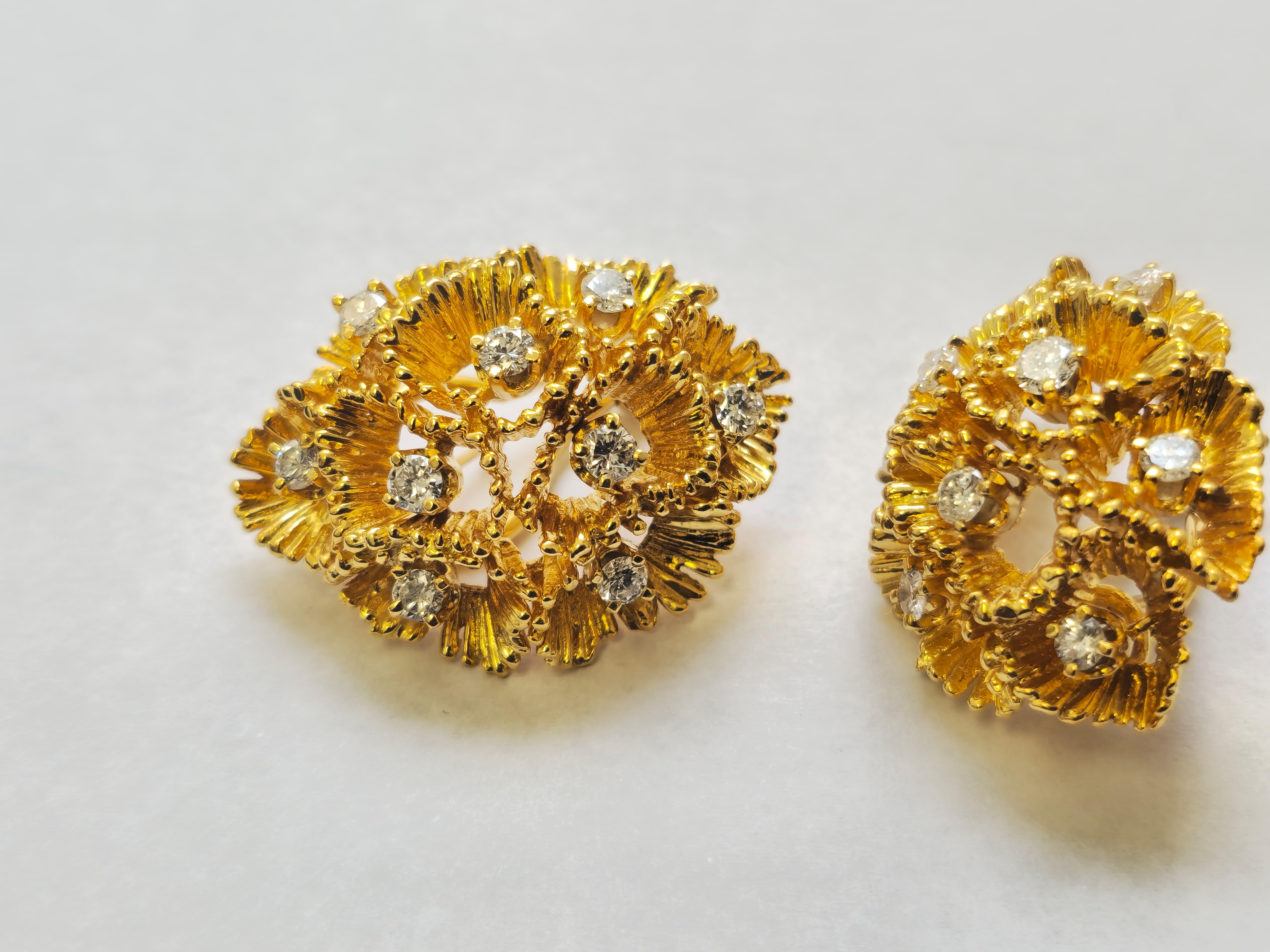 18k Gold Full Set: Ring, Earrings, Pendant/Pin For Sale 3