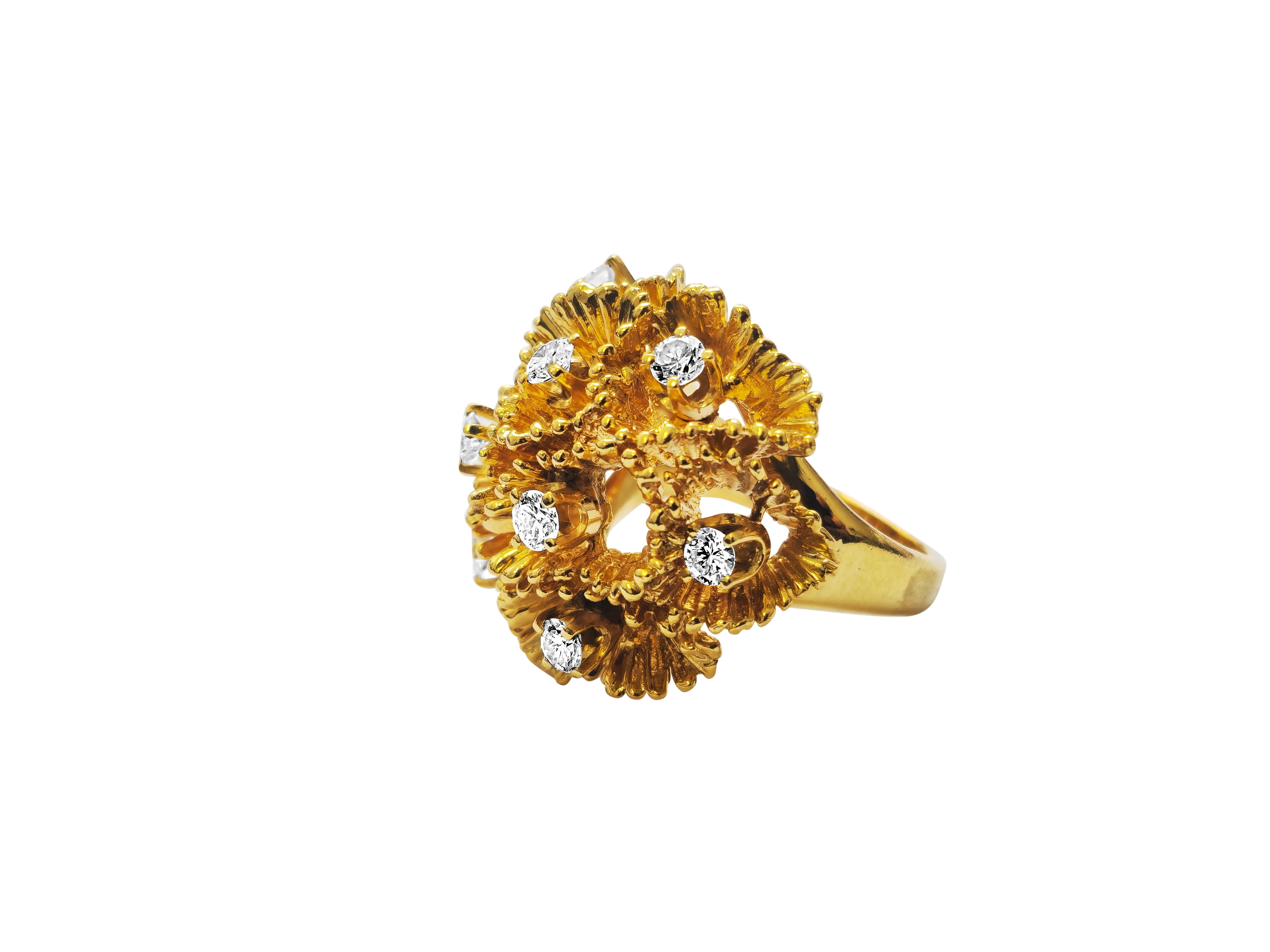 18k Gold Full Set: Ring, Earrings, Pendant/Pin For Sale 4