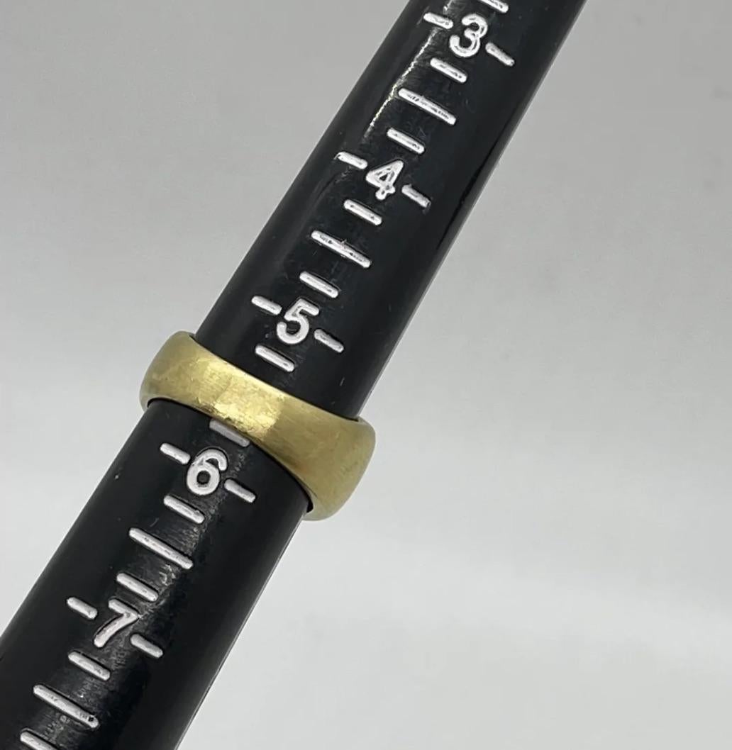 18k Gold Garnet Ring In Good Condition In New York, NY