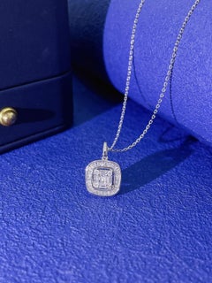 Geometrischer quadratischer Anhänger aus 18K Gold mit natürlichen Diamanten
