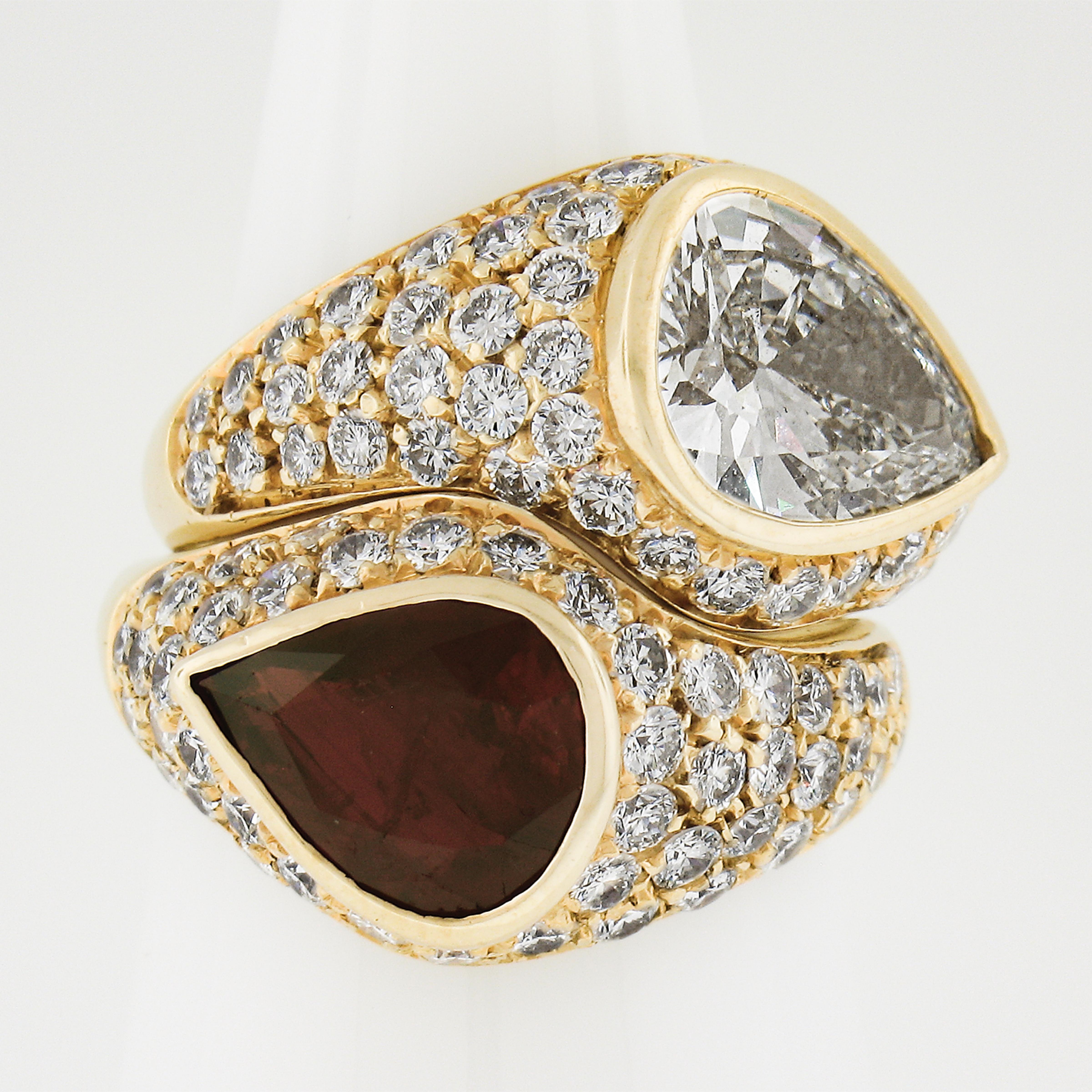 --Pietre: --
(1) Rubino autentico naturale - Taglio a pera - Incastonato - Colore rosso vivo - Inclusioni naturali - 3,0ct (circa)
** Vedere i dettagli della certificazione qui sotto per informazioni complete
(1) Diamante naturale autentico - taglio