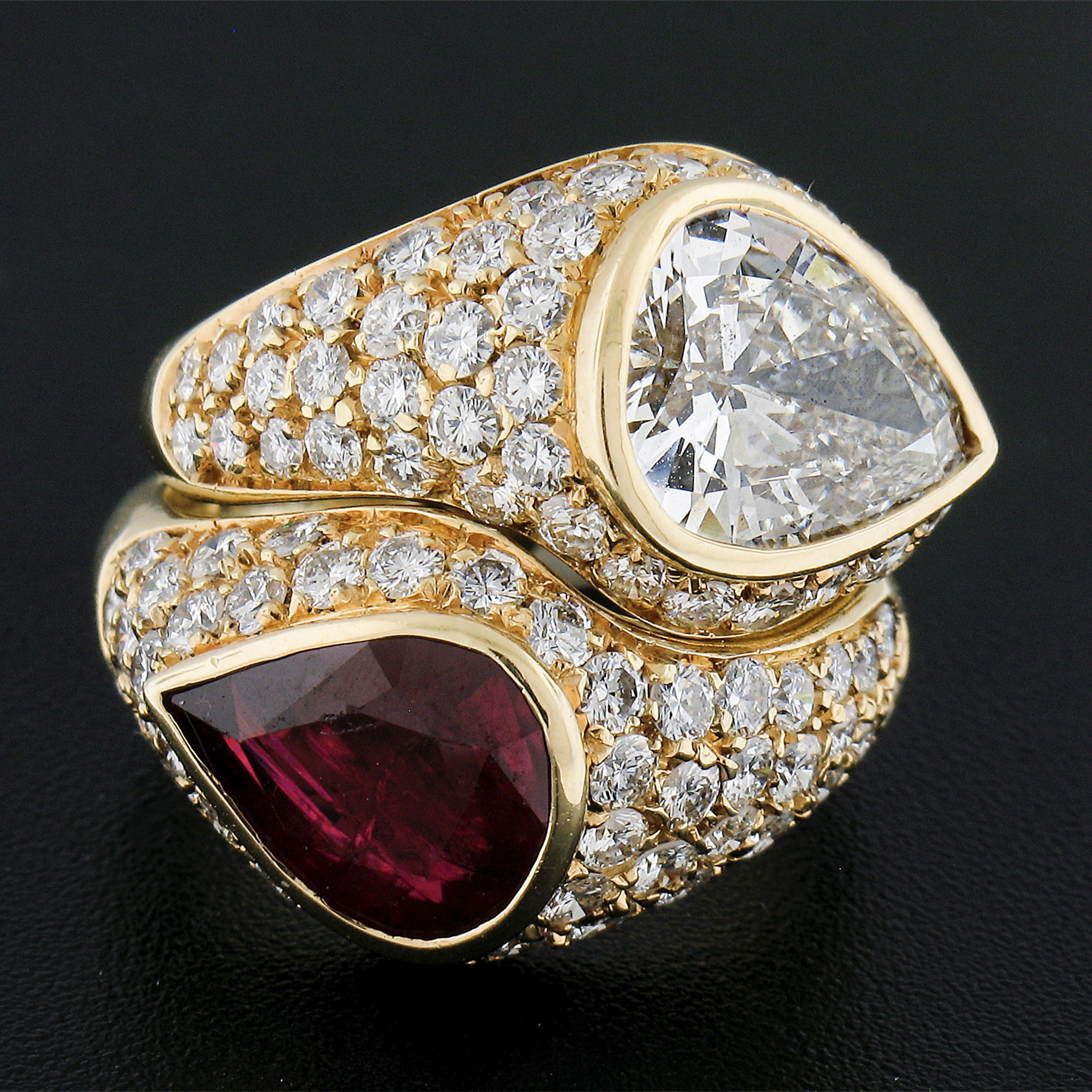 Anello a incastro Moi Et Toi Bypass in oro 18k GIA 7,78ctw Pear Ruby & Diamond In condizioni ottime in vendita a Montclair, NJ