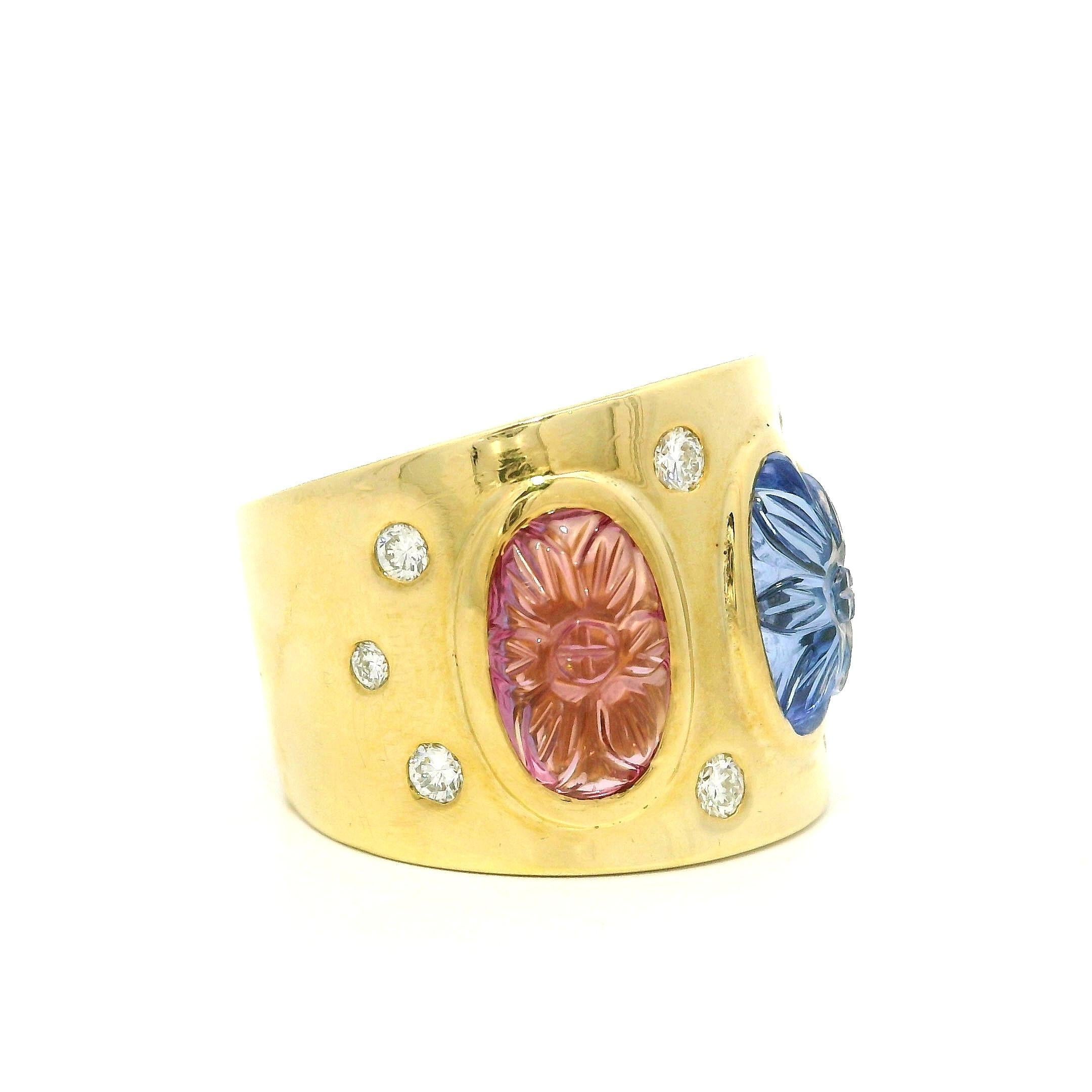 18k Gold GIA 8,36ctw geschnitzt rosa Spinell gelb & blau Saphir breite Zigarre Band im Zustand „Hervorragend“ im Angebot in Montclair, NJ