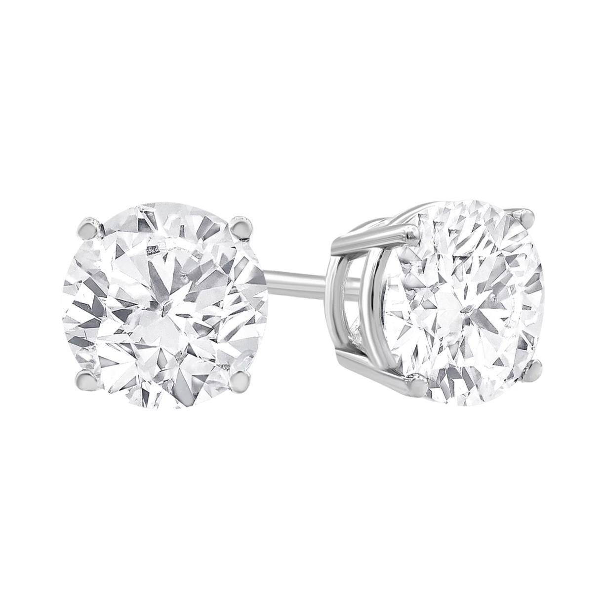 Rehaussez votre collection de bijoux avec ces boucles d'oreilles exquises en diamant naturel certifié GIA. Confectionnées dans un luxueux or blanc ou jaune 18 carats, ces boucles d'oreilles affichent un poids combiné de 2,02 carats de diamants