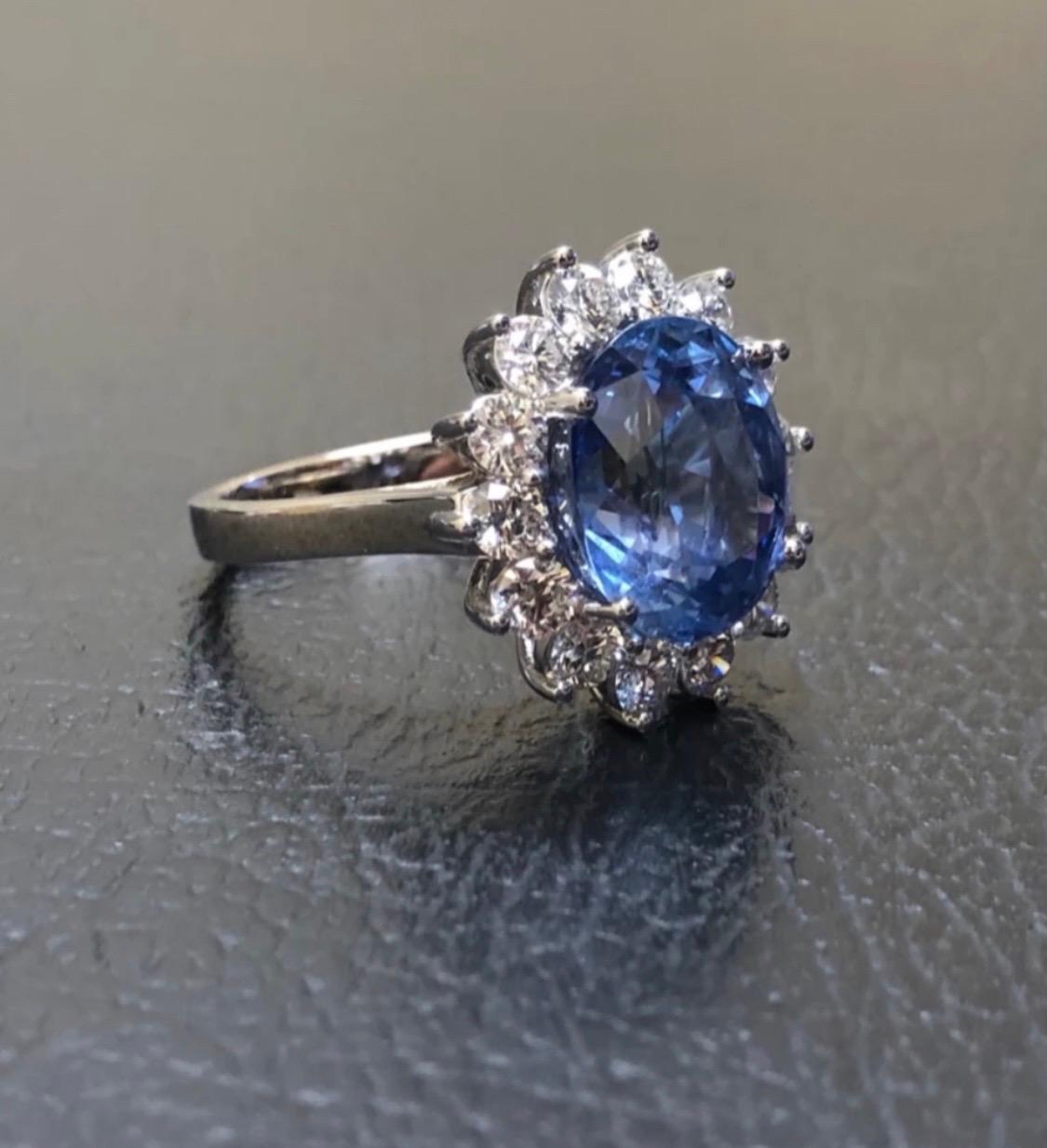 18K Gold GIA Certified 7.69 Carat No Heat Ceylon Blue Sapphire Engagement Ring For Sale 8