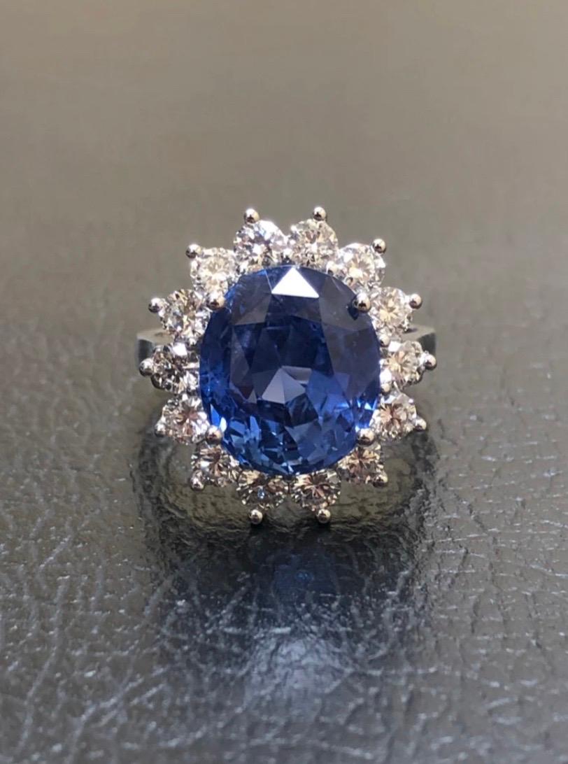 Art Deco 18K Gold GIA Certified 7.69 Carat No Heat Ceylon Blue Sapphire Engagement Ring For Sale