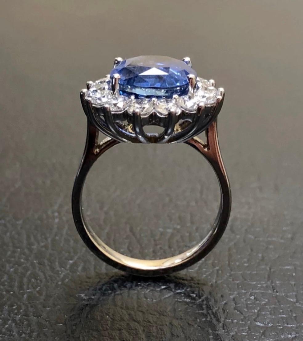 18K Gold GIA Certified 7.69 Carat No Heat Ceylon Blue Sapphire Engagement Ring In New Condition For Sale In Los Angeles, CA