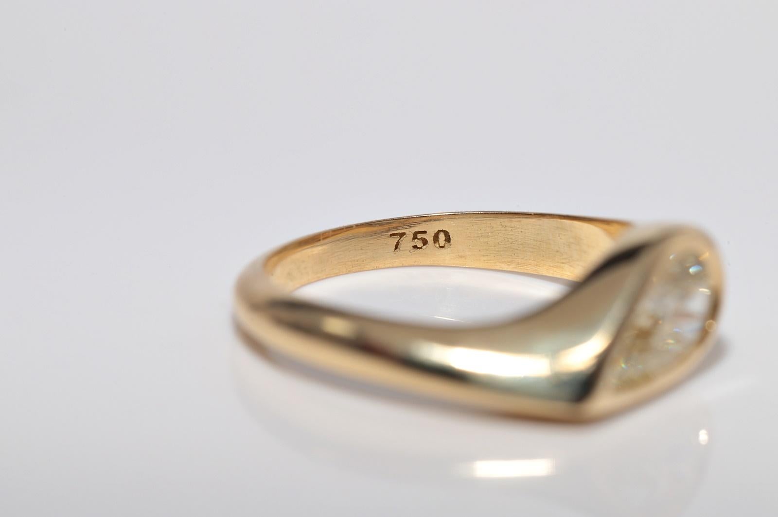 Anello solitario con diamante taglio a pera in oro 18 carati certificato GIA con colore naturale chiaro e fantasia in vendita 4