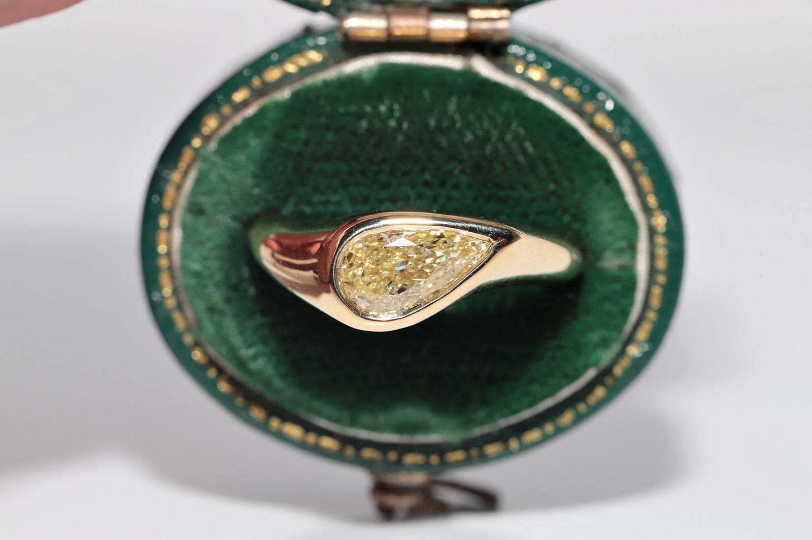 In sehr gutem Zustand.
Das Gesamtgewicht beträgt 5,9 Gramm.
Insgesamt ist der Diamant 1 ct.
Der Diamant hat Licht  Fancy Farbe und s2 Klarheit.
Ringgröße ist US 6.75
Wir können jede Größe herstellen.
Die Schachtel ist nicht enthalten.
Bitte