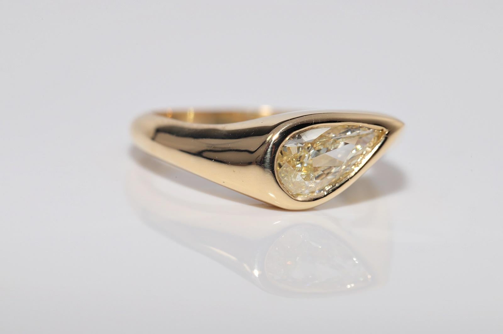 Anello solitario con diamante taglio a pera in oro 18 carati certificato GIA con colore naturale chiaro e fantasia In condizioni Nuovo in vendita a Fatih/İstanbul, 34