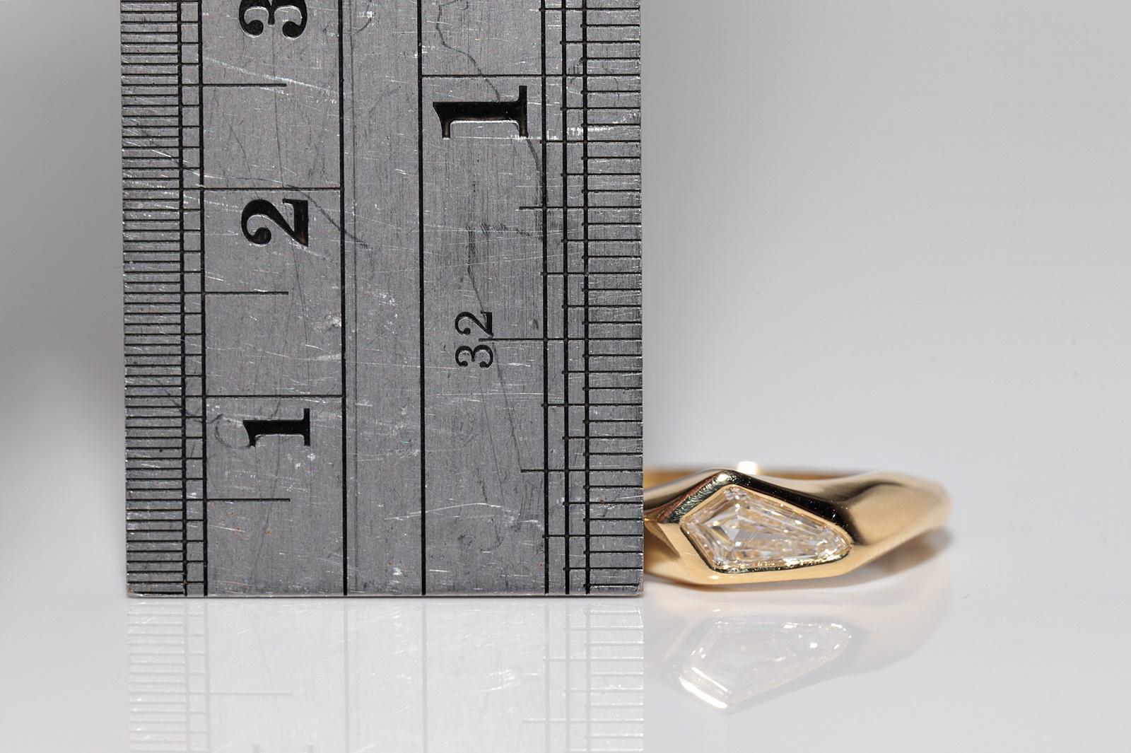 Anillo solitario de oro de 18 quilates con diamante de talla escalonada natural modificado con certificado GIA en venta 4