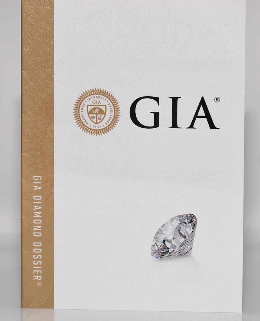 Anillo solitario de oro de 18 quilates con diamante de talla escalonada natural modificado con certificado GIA en venta 10