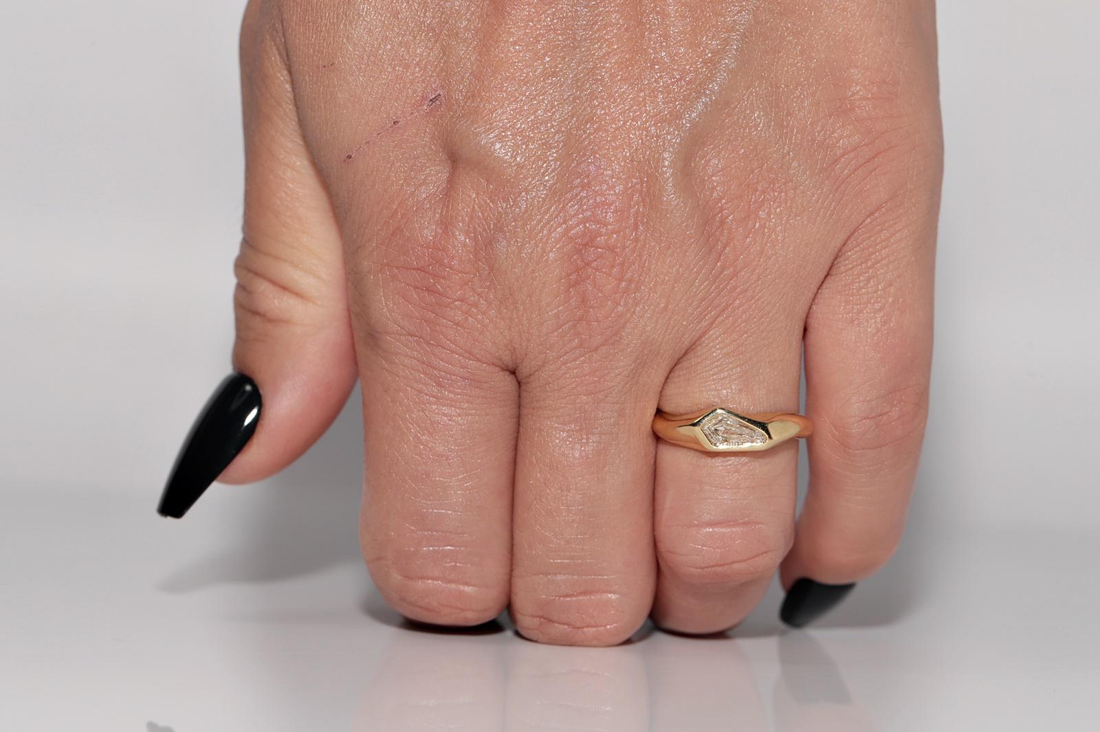 Anillo solitario de oro de 18 quilates con diamante de talla escalonada natural modificado con certificado GIA en venta 13