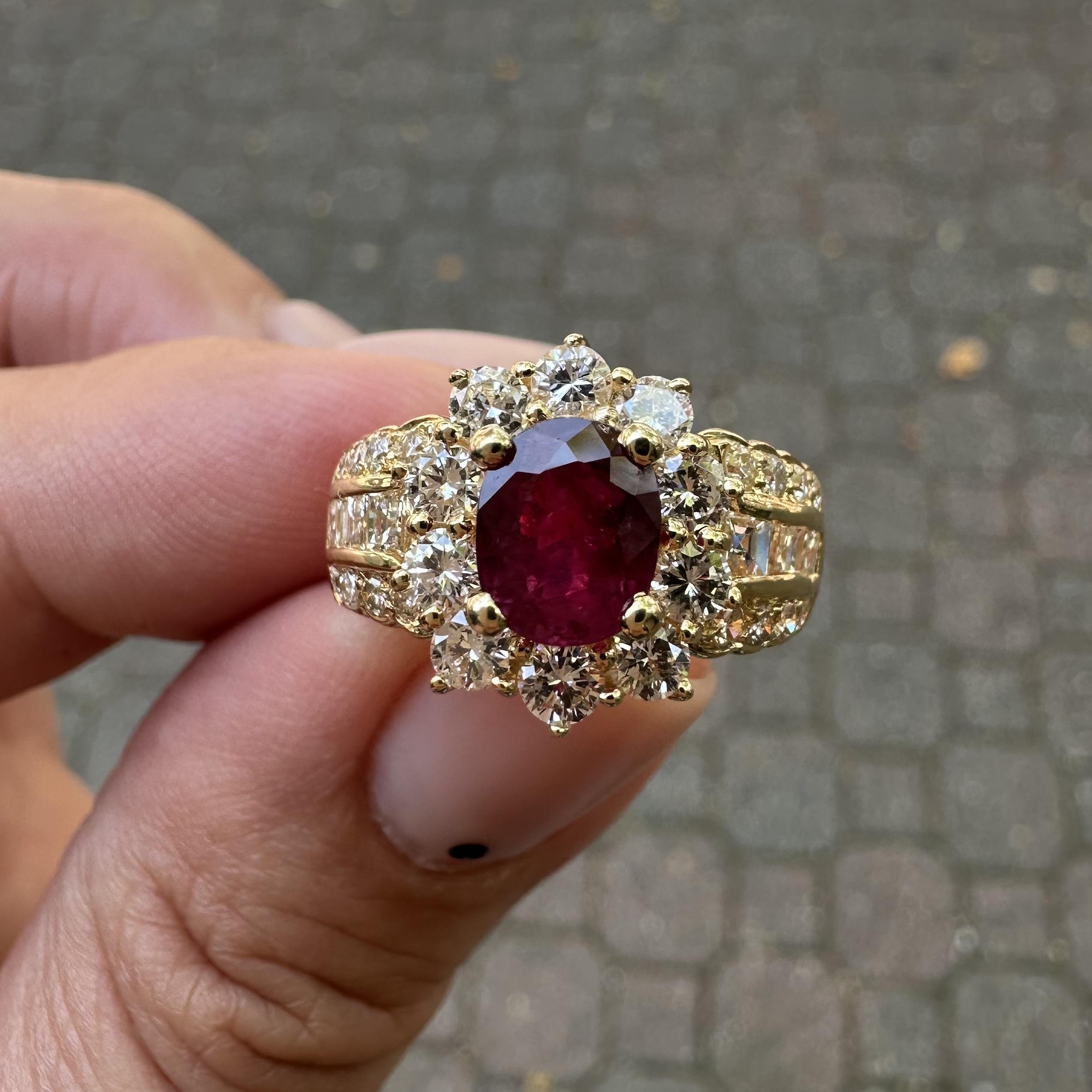 Anello da cocktail floreale con rubino ovale e diamanti in oro 18k GIA di alta qualità da 2,81ctw in vendita 9
