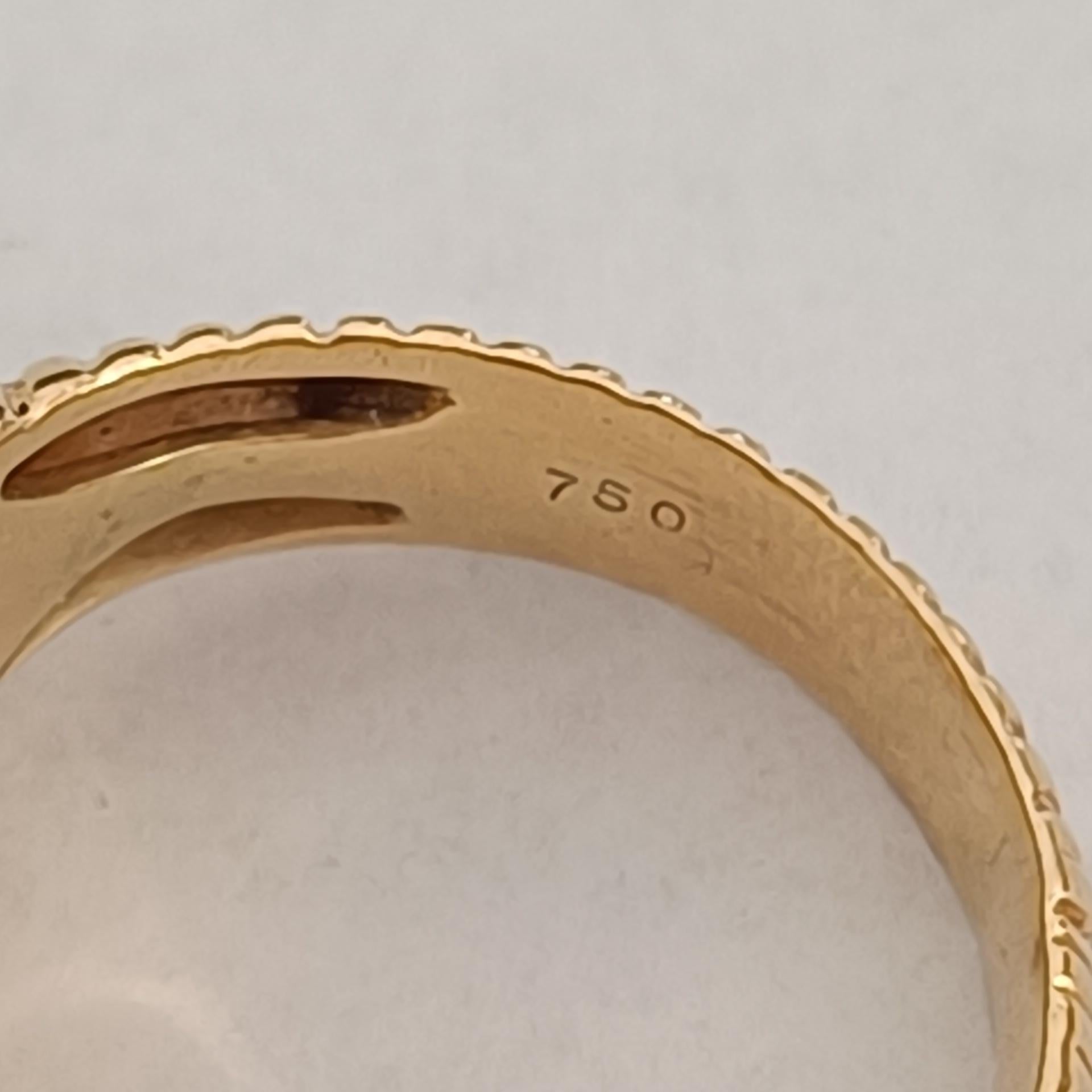 Godronné-Ring aus 18 Karat Gold mit einem Rubin-Cabochon und schwarzem Onyx im Angebot 4