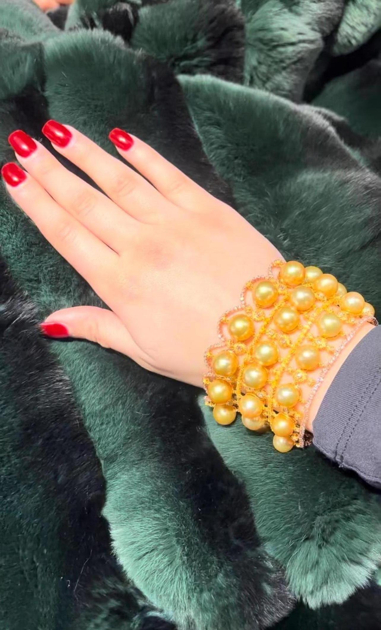 Barocco Bracciale in oro 18 carati con perle dorate dei mari del sud e diamanti da 11,00 carati - Design/One su misura in vendita