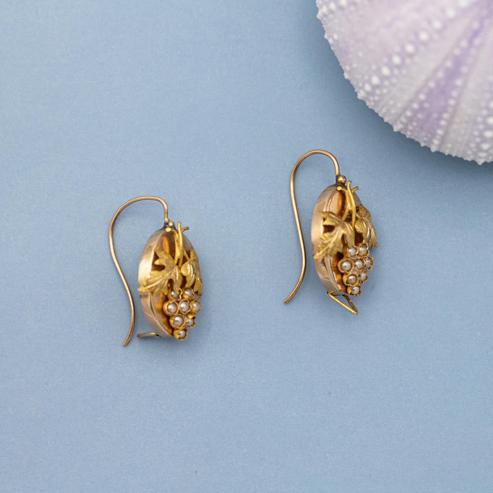 Women's or Men's 18K gold grapes earrings - Antique sleepers, Victorian Dormeuses - Art Nouveau