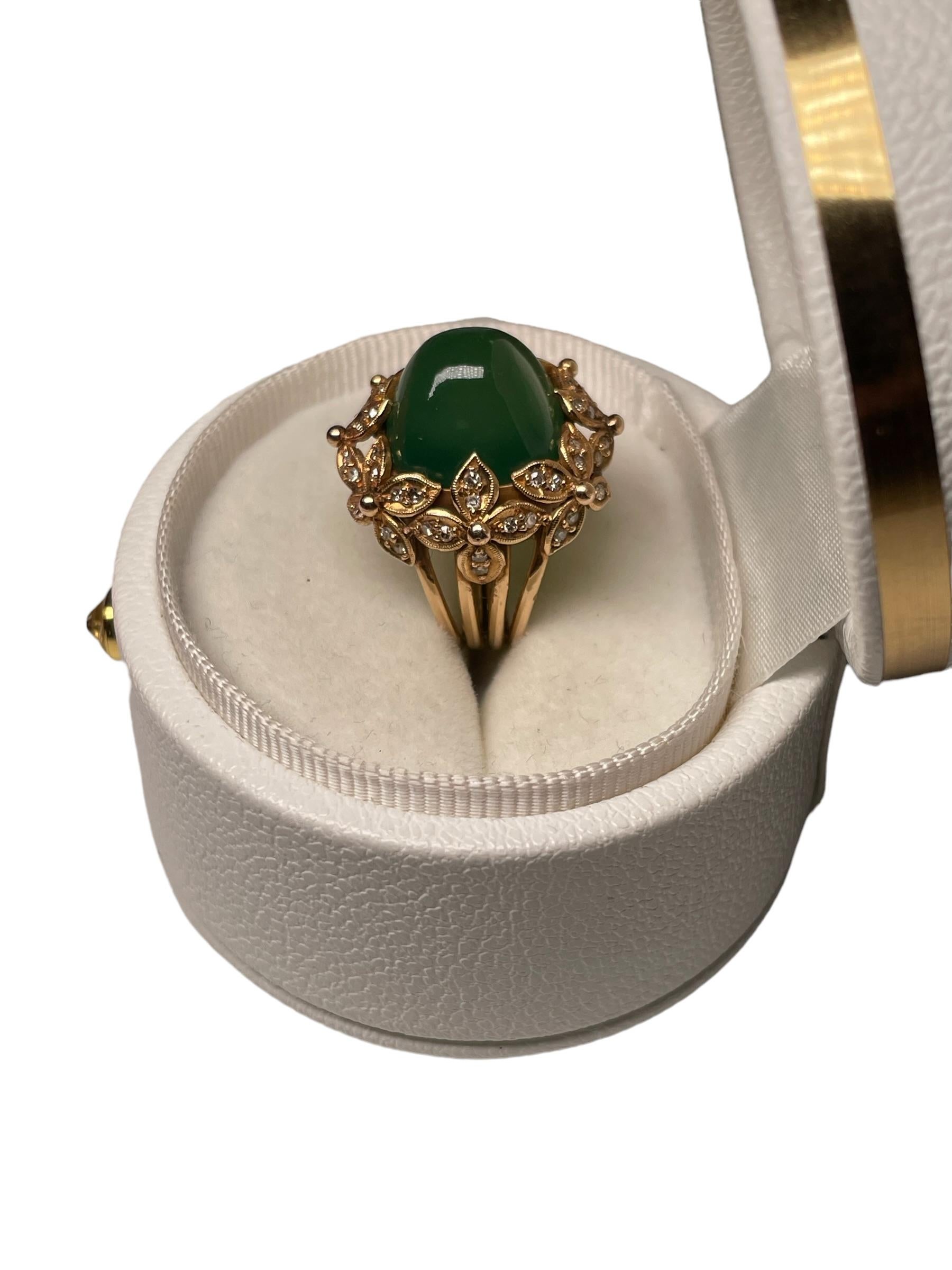18K Gold Green Crystal And Diamond Dome Ring For Sale 7
