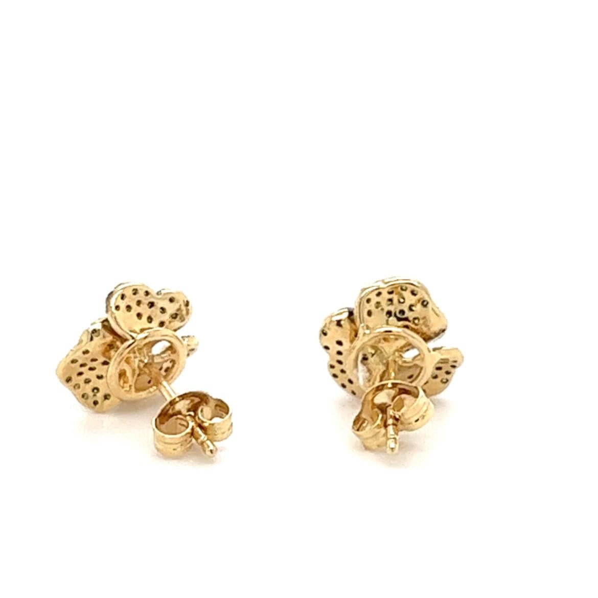 Round Cut 18K Gold Green Diamond Flower Earrings For Sale