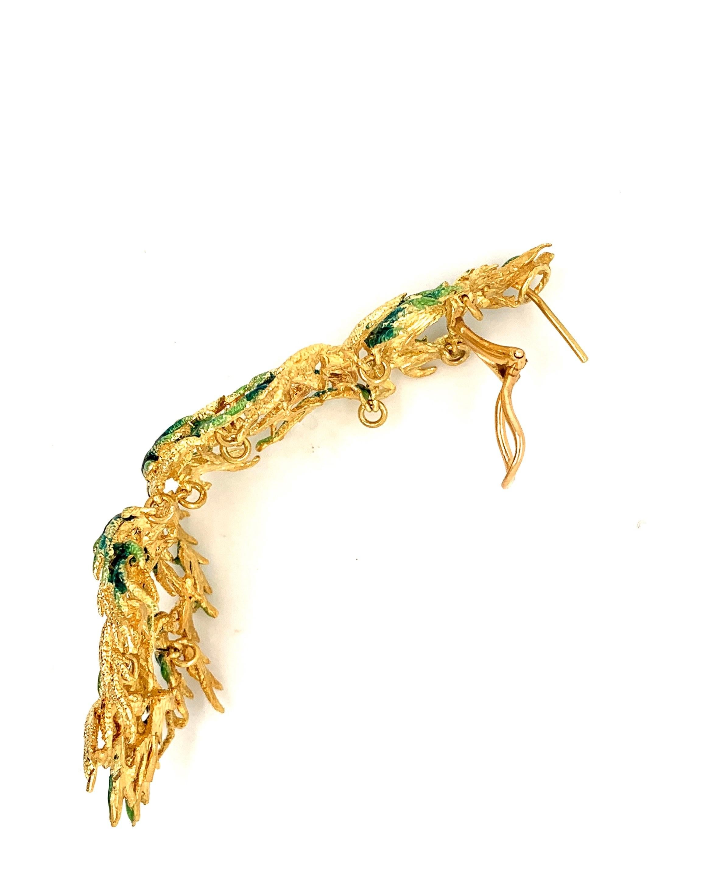 18 Karat Gold Green Enamel “Leaf” Motif Drop Earrings In Excellent Condition For Sale In New York, NY