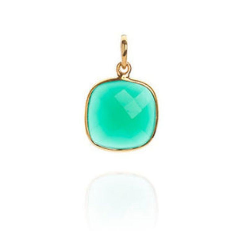 The 18K Gold Green Onyx Heart Chakra Cushion Cut Pendant Necklace, is an easy to wear everyday simple pendant necklace from the Elizabeth Raine Chakra Gemstone Collection, modelled by Dua Lipa.

Green Onyx is the healing stone for the Heart Chakra