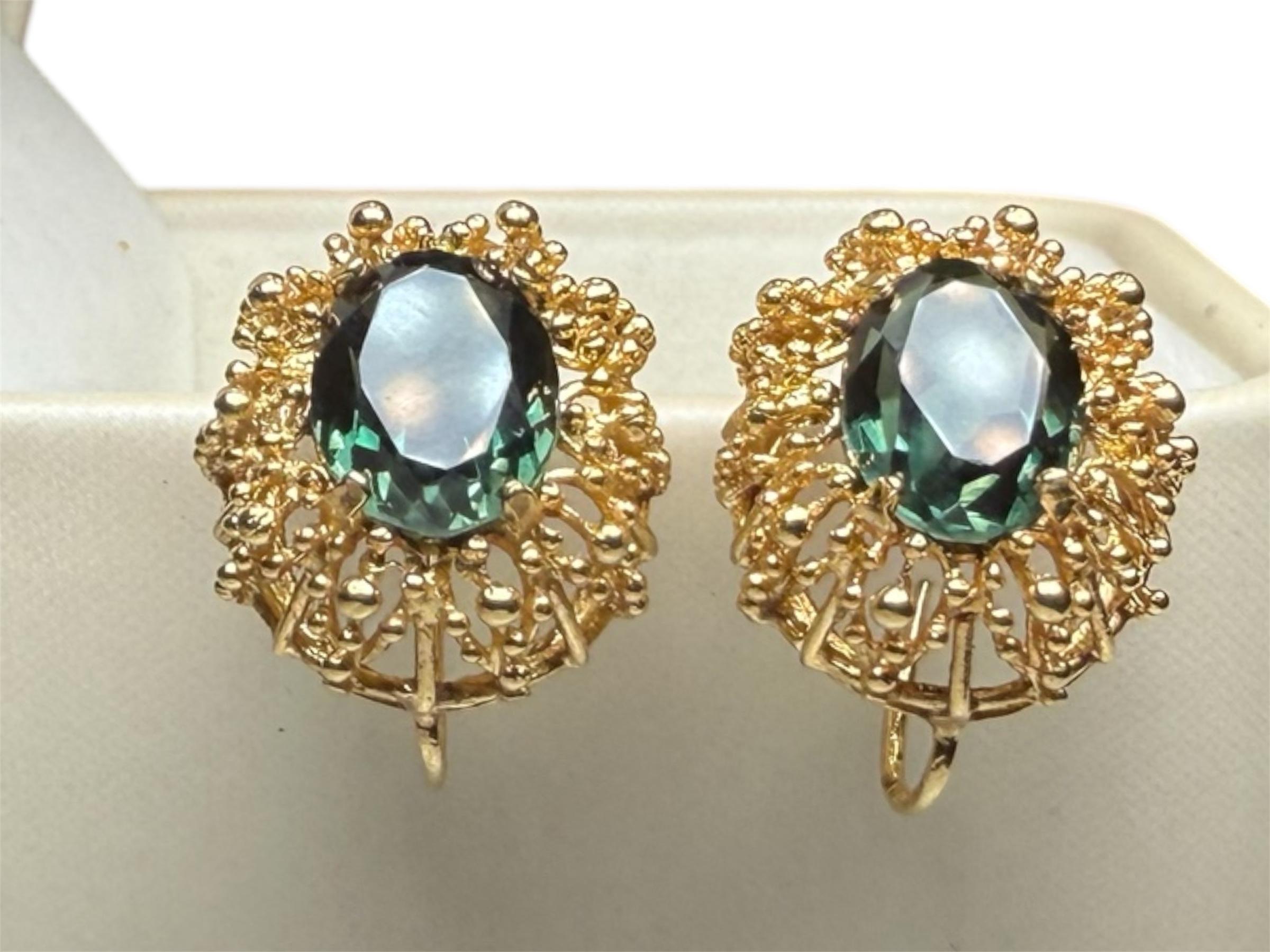 Coppia di orecchini in oro 18K con topazio verde in vendita 5