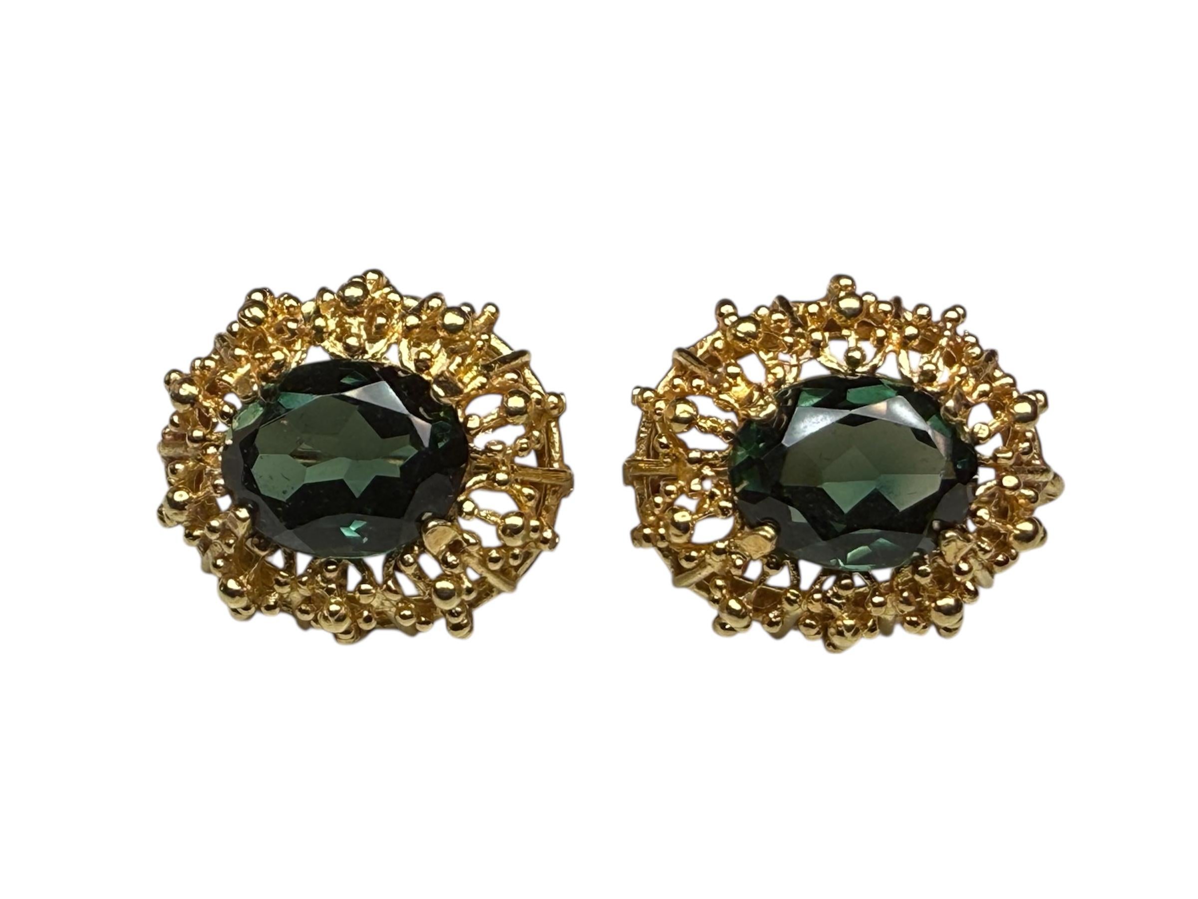 Coppia di orecchini in oro 18K con topazio verde in vendita 10