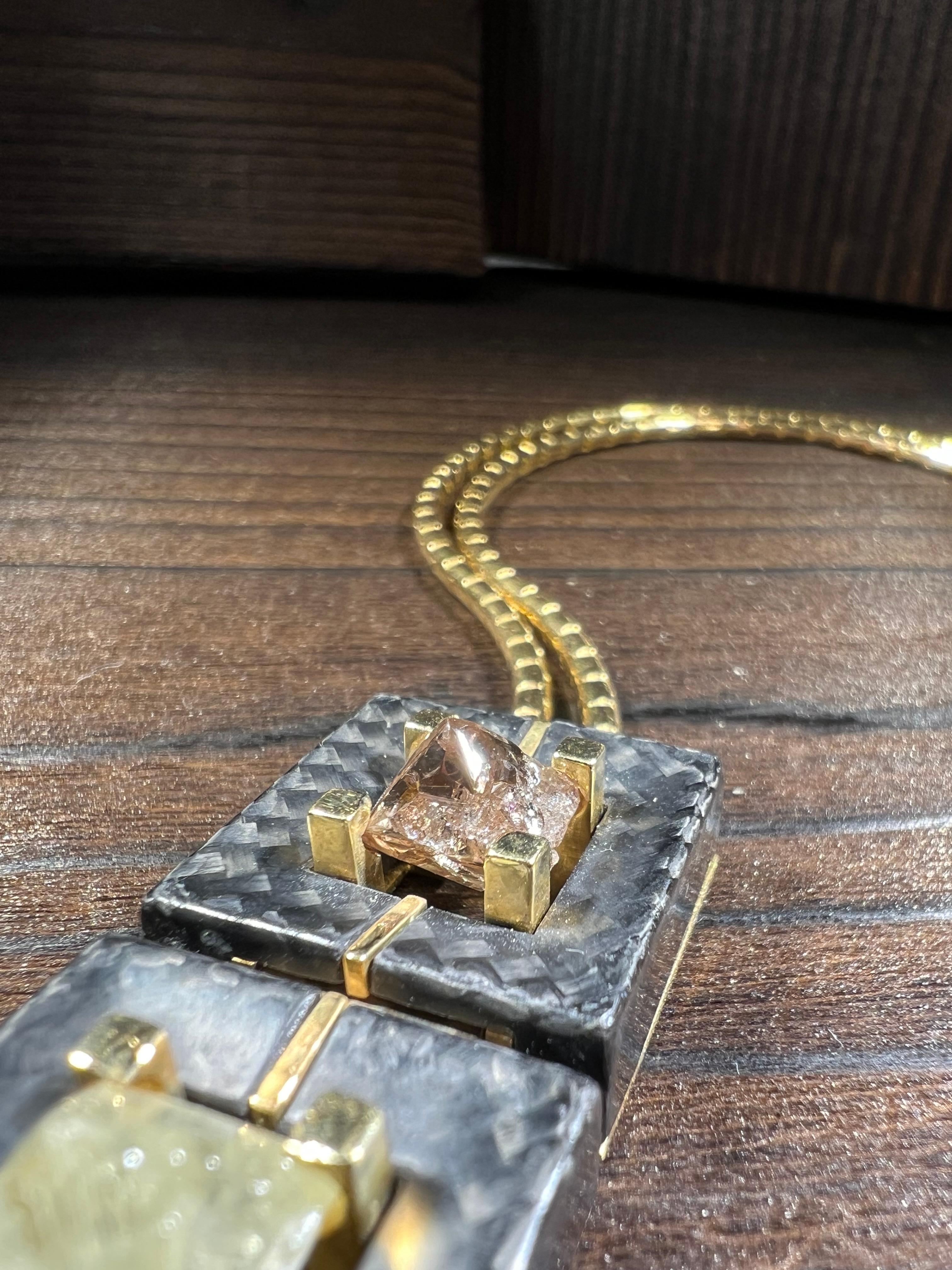 Paralume in oro 18 carati con rodianti da 12,1 carati e carbonio In condizioni Nuovo in vendita a Spiez, CH
