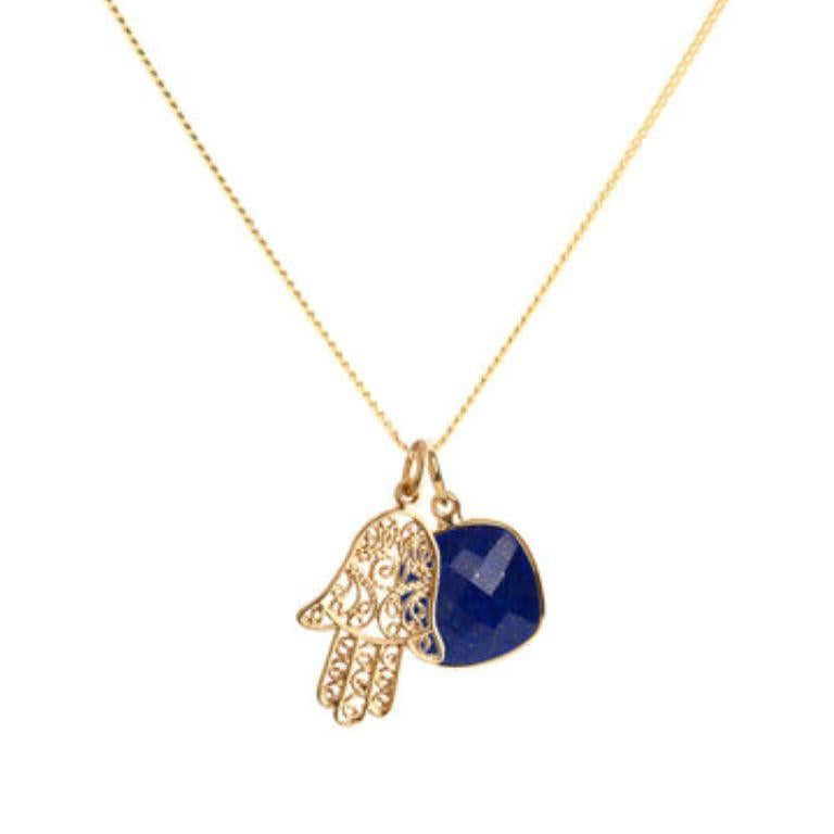 18K Gold Hamsa Amulet Pendant Necklace by Elizabeth Raine In New Condition For Sale In London, GB