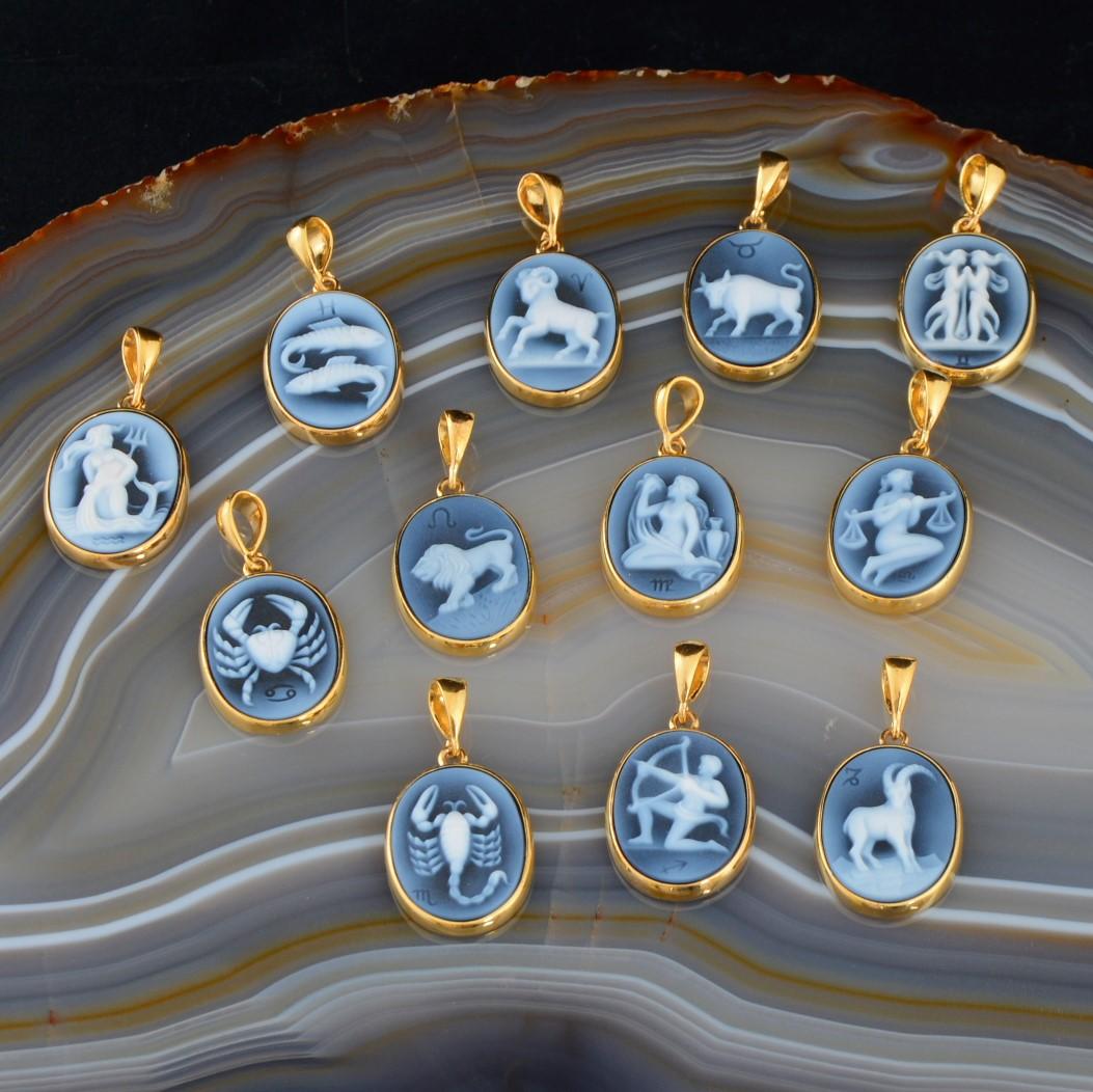18K Gold Hand-Carved Aquarius Zodiac Agate Cameo Pendant Necklace For Sale 6