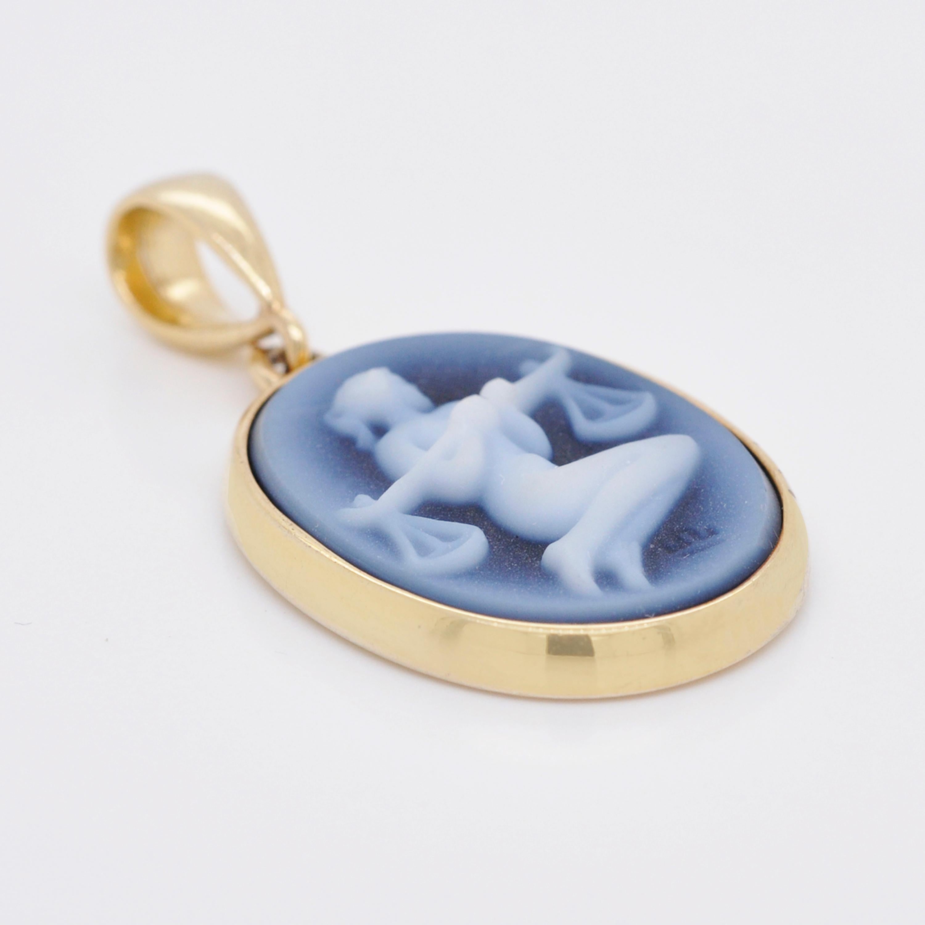Women's or Men's 18K Gold Hand-Carved Libra Zodiac Agate Cameo Pendant Necklace For Sale