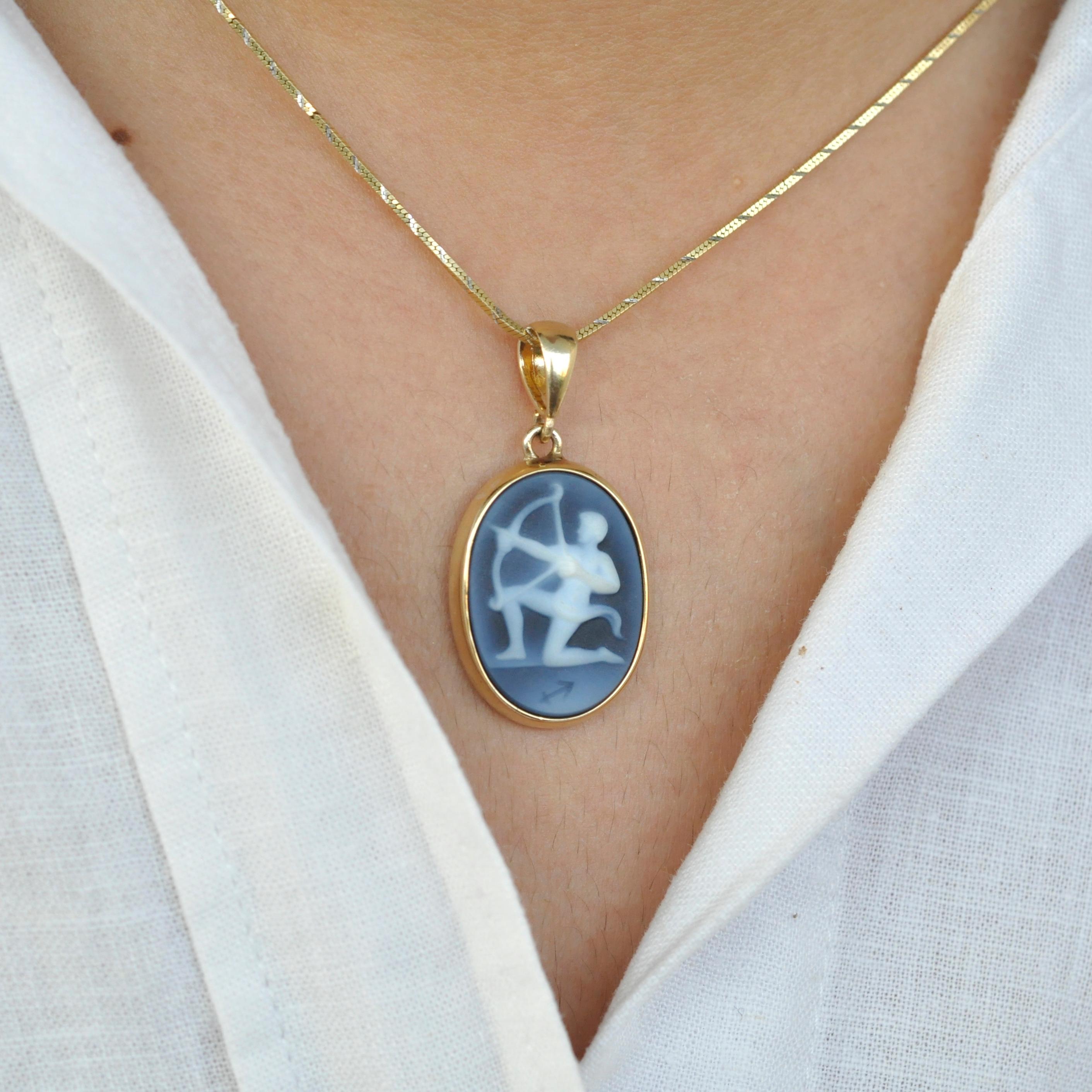Contemporary 18K Gold Hand-Carved Sagittarius Zodiac Agate Cameo Pendant Necklace For Sale