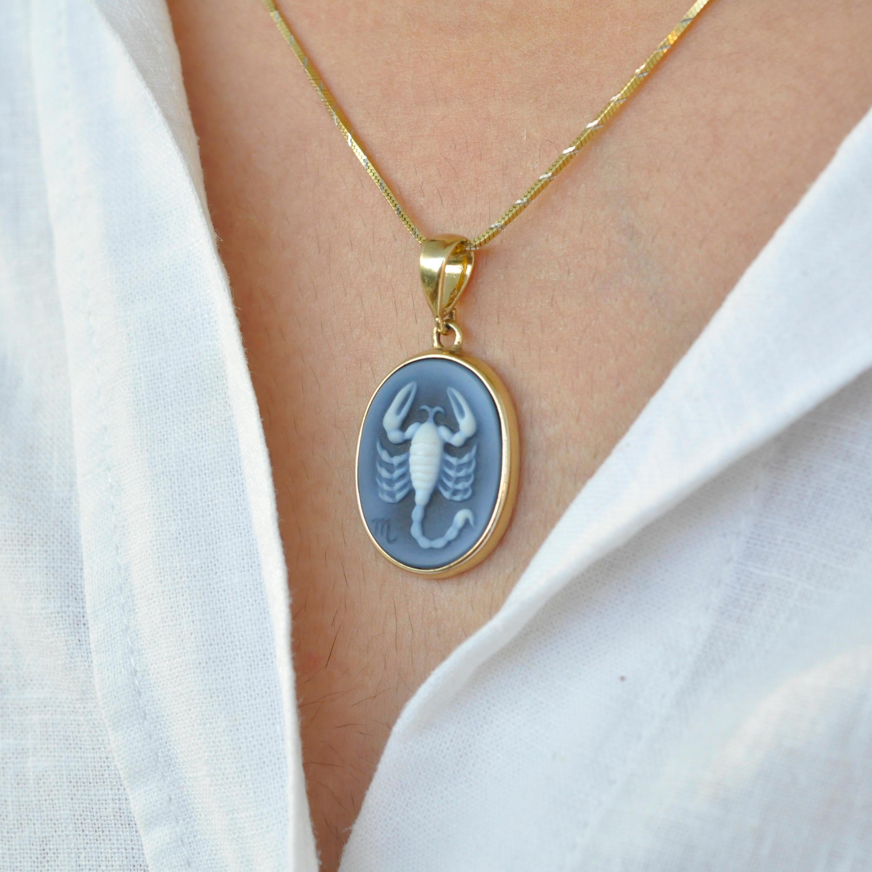 18K Gold Hand-Carved Scorpio Zodiac Agate Cameo Pendant Necklace For Sale 2