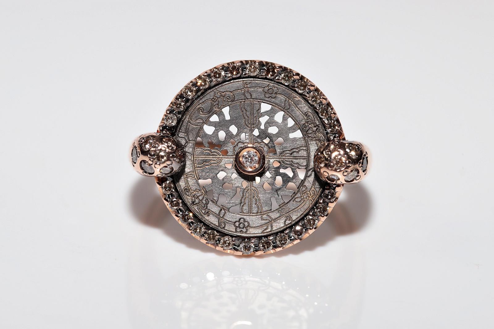 Oro de 18 quilates Hecho a Mano Parte Principal Plata Diamante Natural  Anillo estilo redondo en venta 2