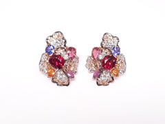 Orecchini da cocktail in oro 18K con diamanti rubellite fatti a mano da MOISEIKIN