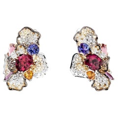 Boucles d'oreilles cocktail en or 18 carats faites à la main et composées de rubellite et de diamant par MOISEIKIN