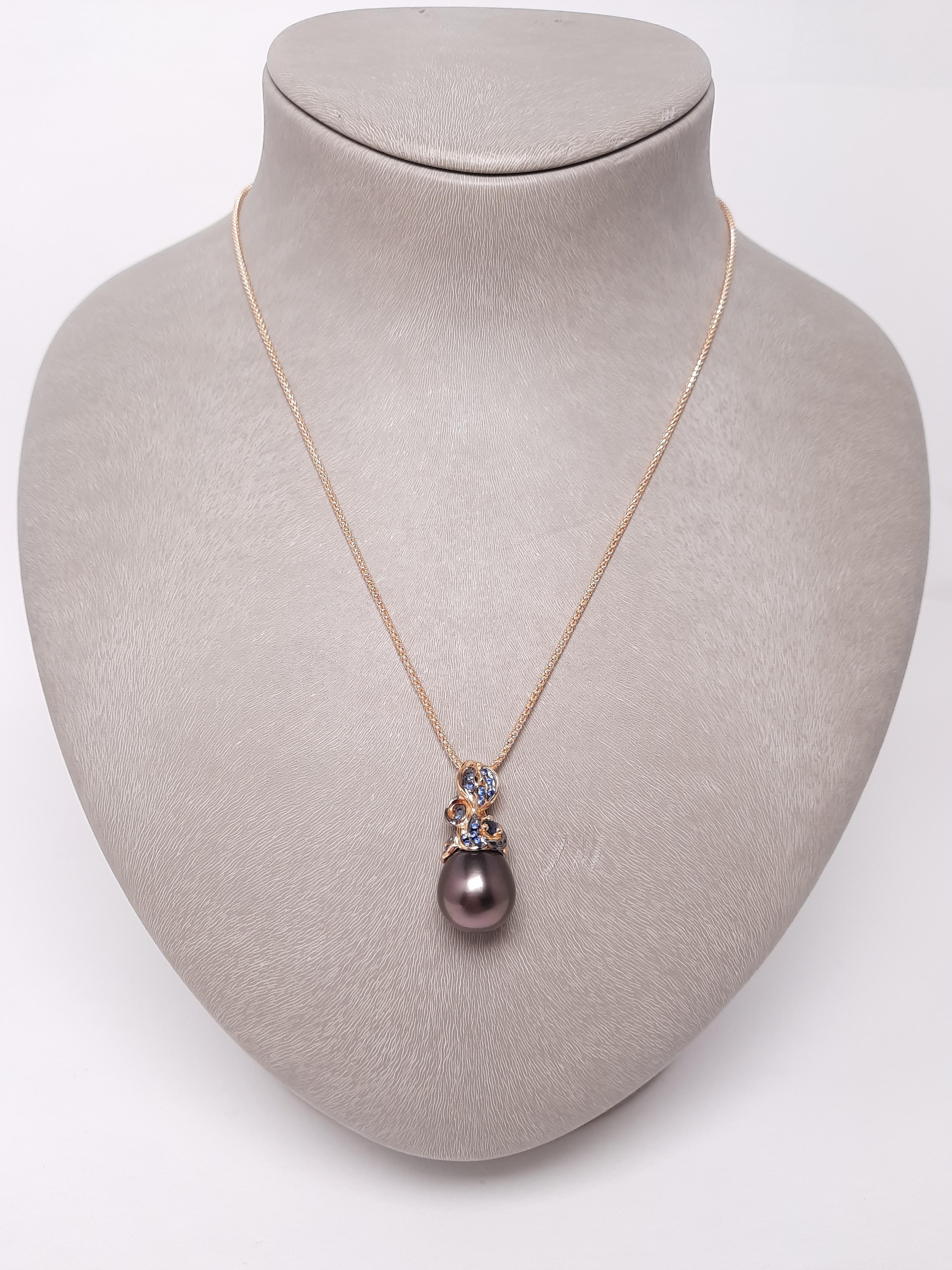 18K Gold Handmade Tahiti Pearl Sapphire Demantoid Pendant with a Gift Chain For Sale 1