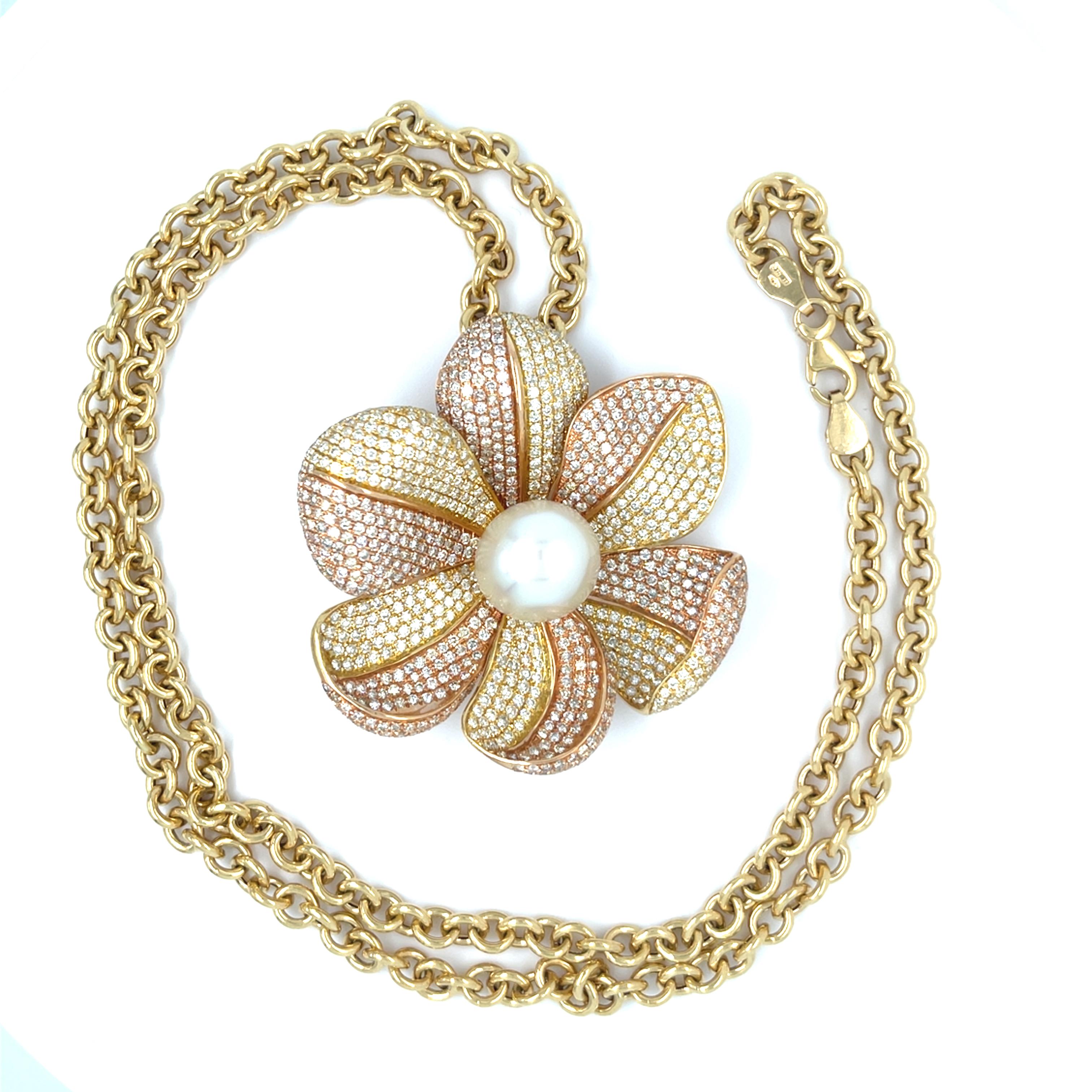 Collar colgante Hasbani Gioielli de oro de 18 quilates con perlas de 13 mm y diamantes de 9 ct 23