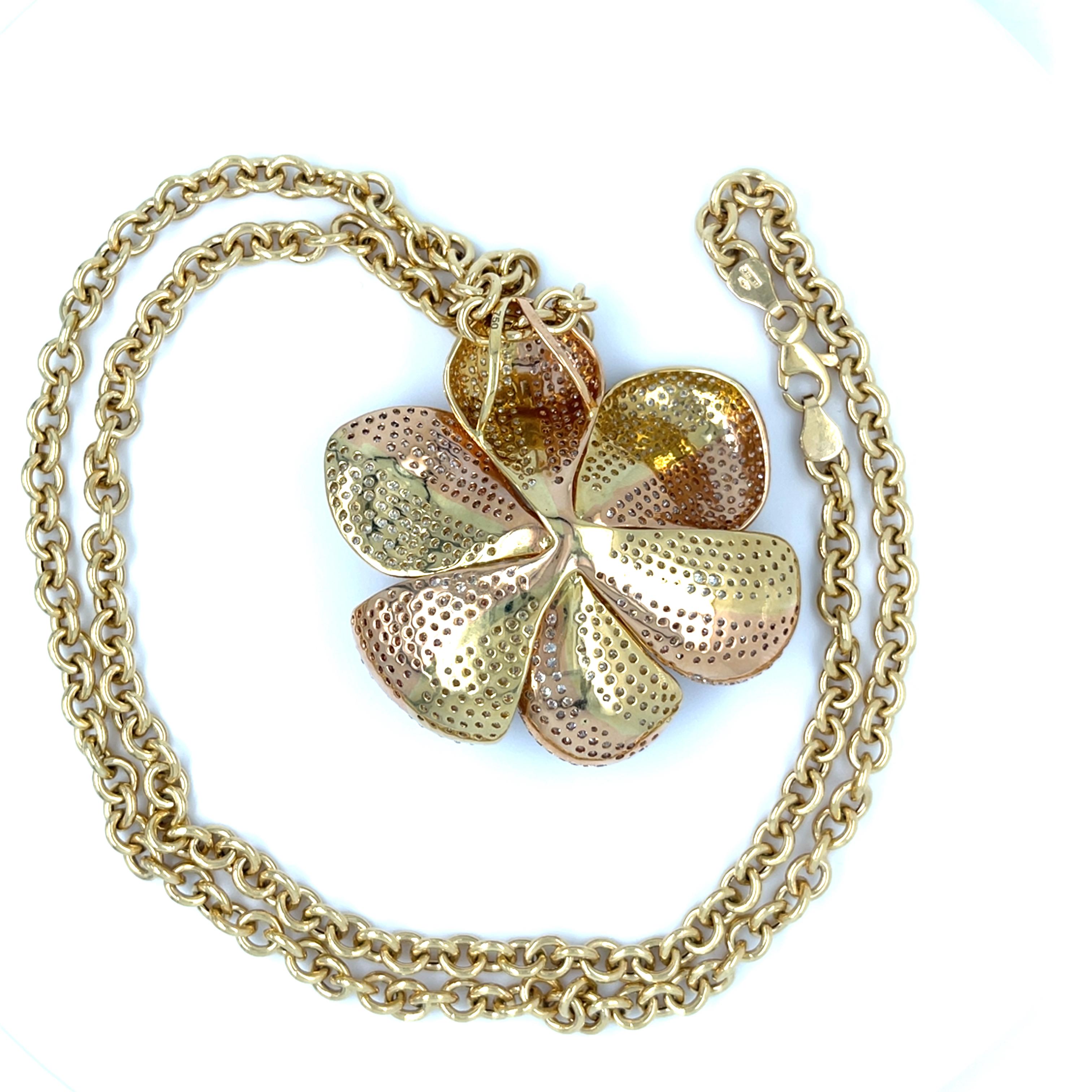 Collar colgante Hasbani Gioielli de oro de 18 quilates con perlas de 13 mm y diamantes de 9 ct 23