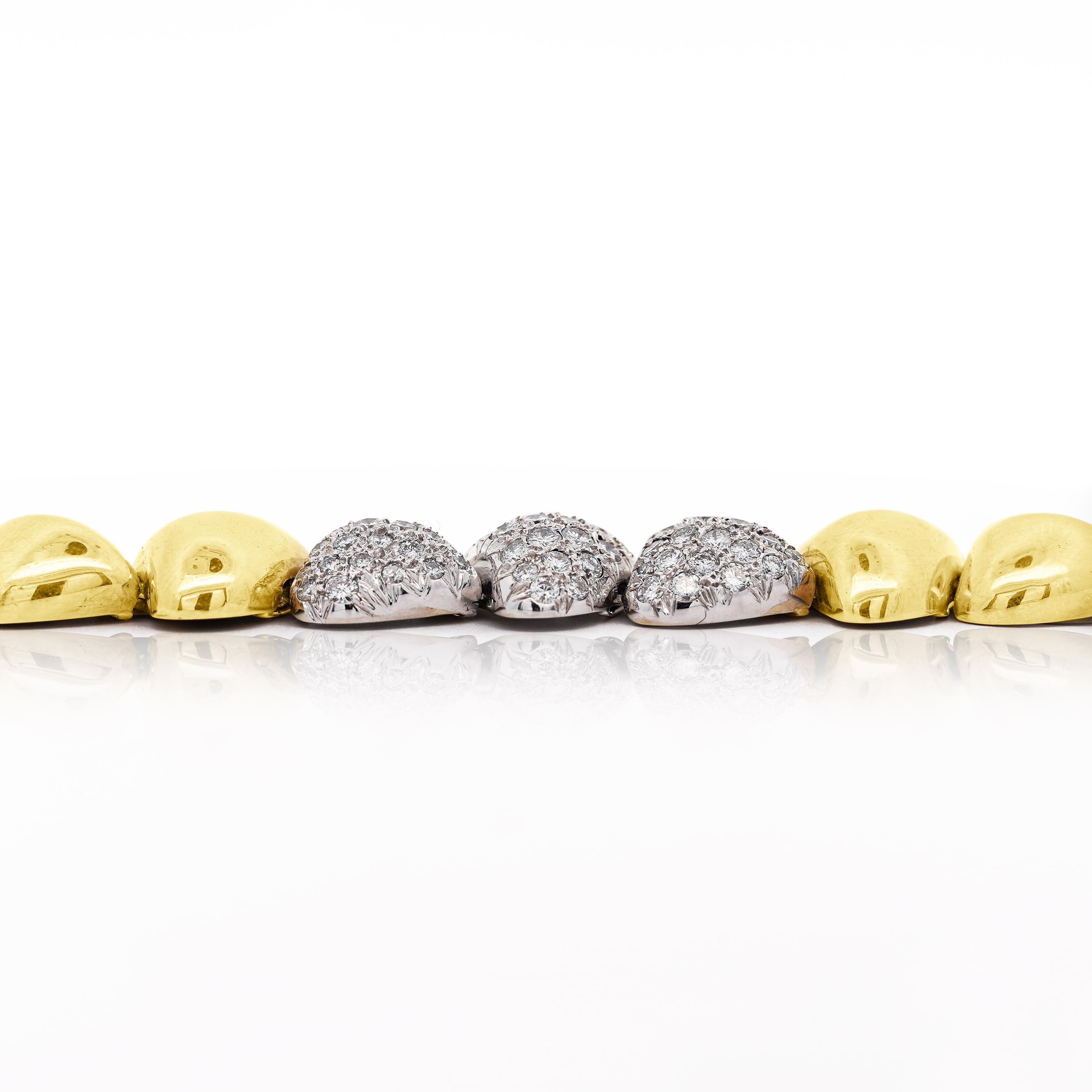 Bracciale con charme a cuore in oro 18k con 3,5 carati e pavé di diamanti in vendita 1