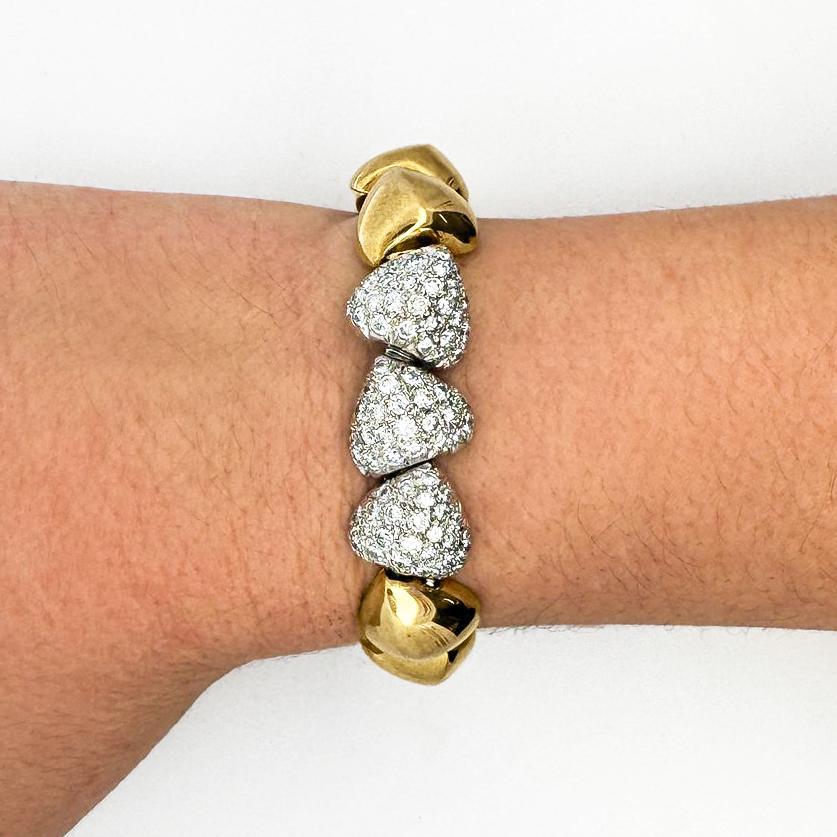 Bracciale con charme a cuore in oro 18k con 3,5 carati e pavé di diamanti in vendita 2