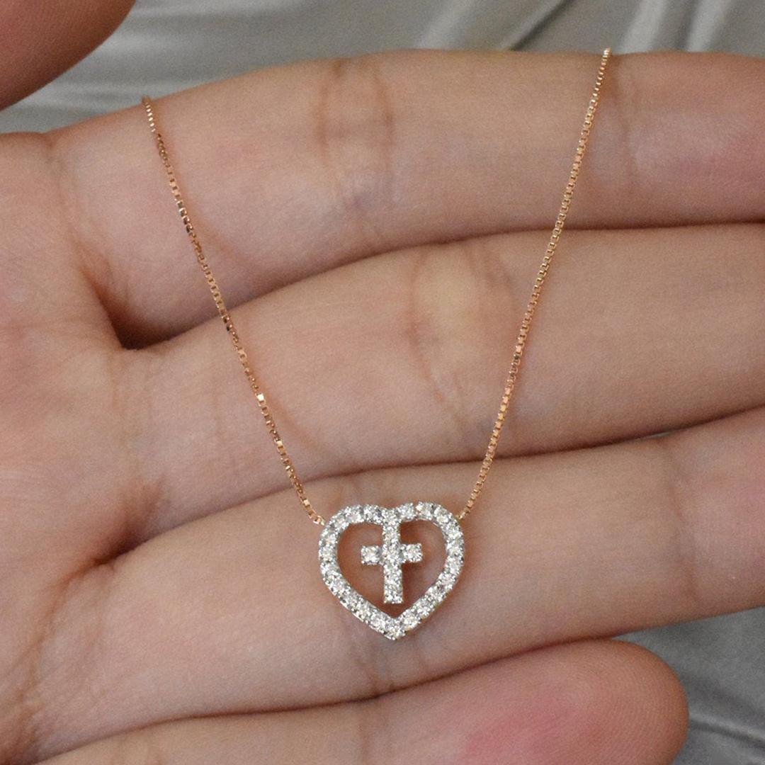 Modern 18k Gold Heart Cross Diamond Necklace Valentine Jewelry For Sale