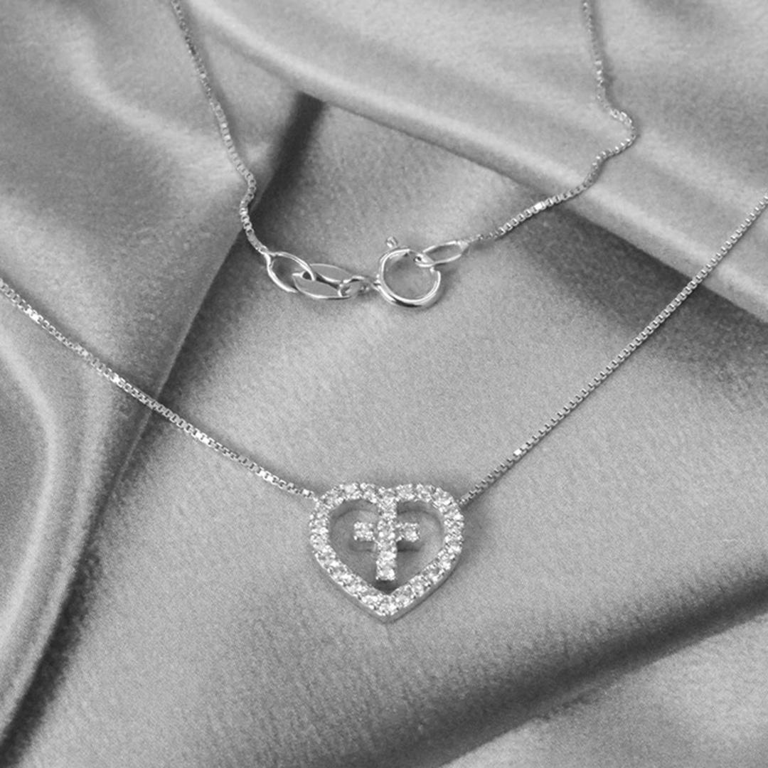 Round Cut 18k Gold Heart Cross Diamond Necklace Valentine Jewelry For Sale